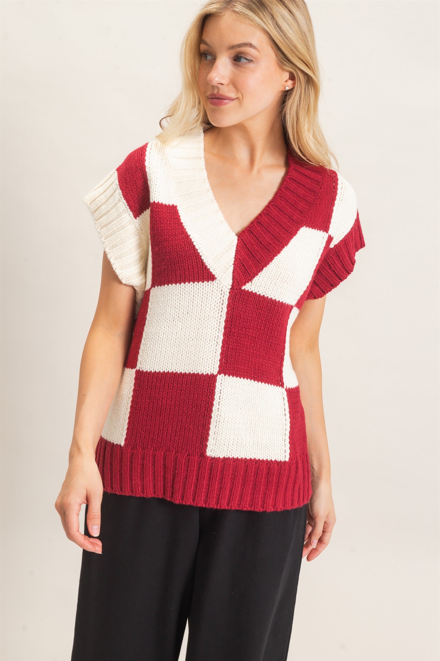 Wholesale Ribbed V-Neck Checkered Sweater Vest Sweaters HF26F180 BURGUNDY HYFVE