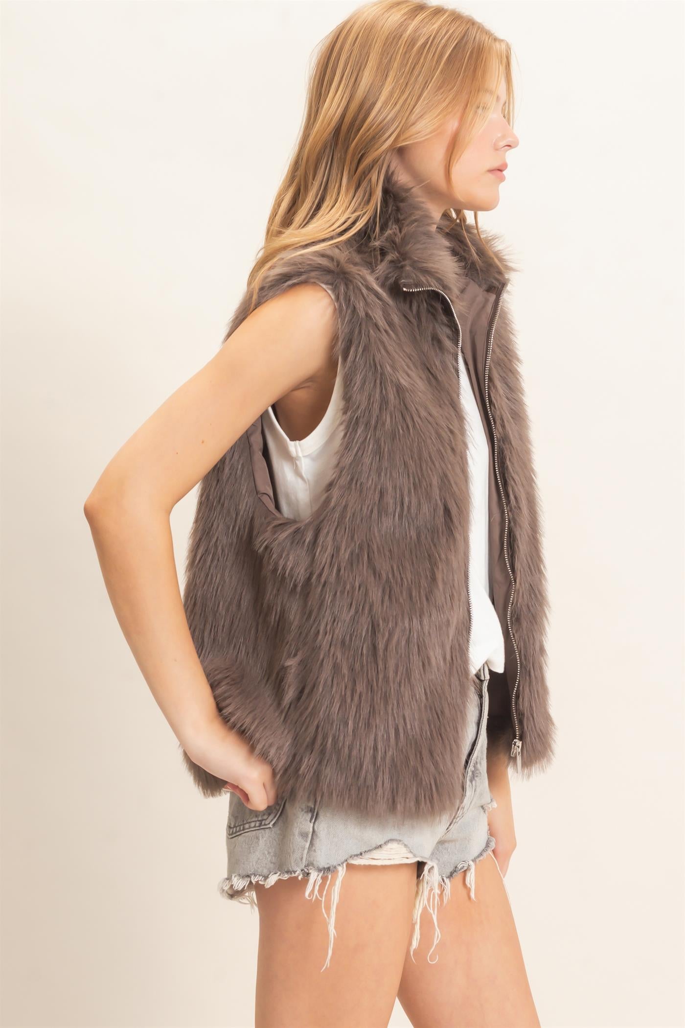 Wholesale Faux Fur Zip-Up Outerwear Vest Vests HF26E532 BROWN HYFVE