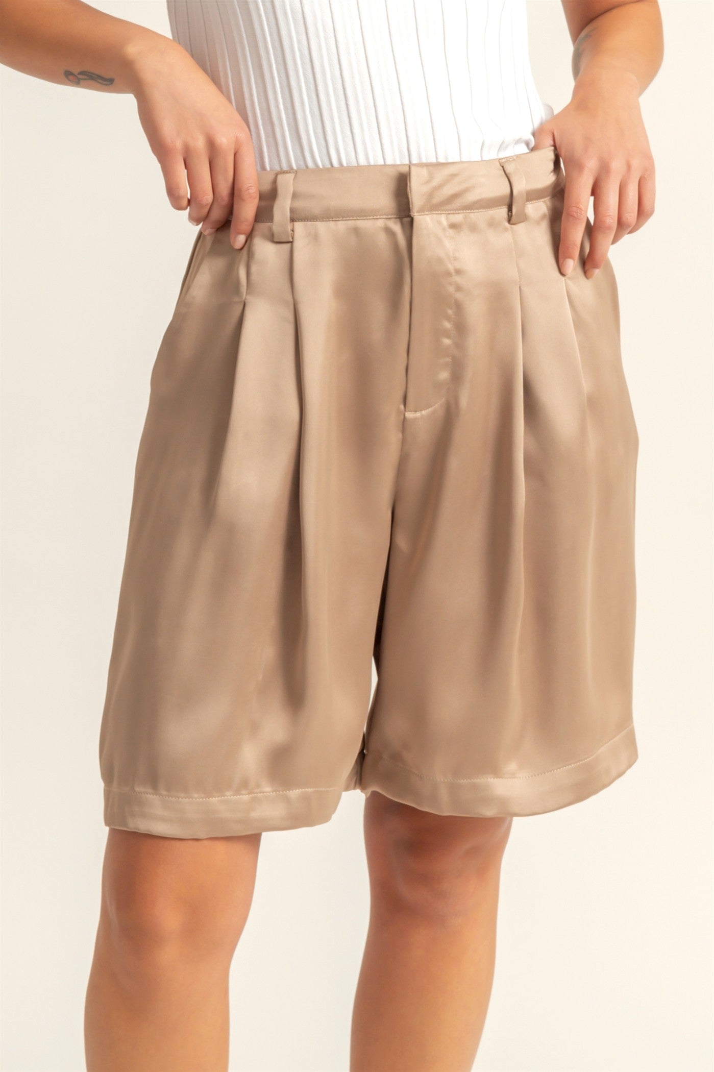 Wholesale High-Waist Pleated Satin Shorts Shorts DZ24E149 DARK TAUPE DOUBLE ZERO