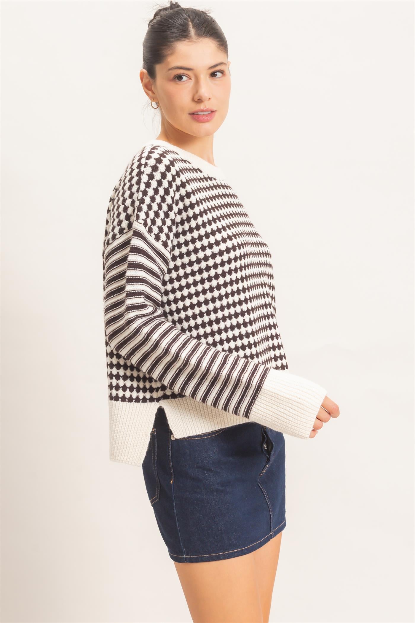 Wholesale Mixed Pattern Long Sleeve Sweater Sweaters HF26E821 DARK BROWN HYFVE