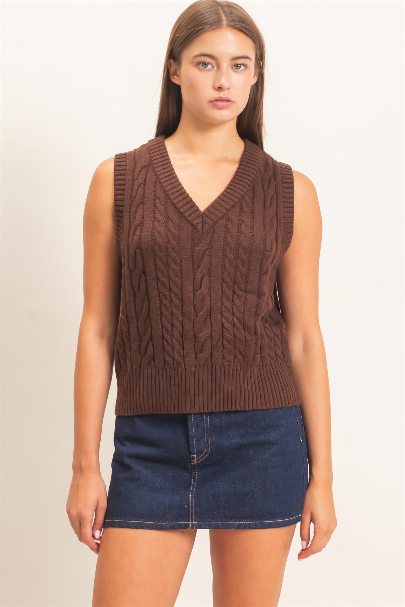 Wholesale Cable Knit V-Neck Sweater Vest Sweaters DZ26E548 DARK BROWN DOUBLE ZERO
