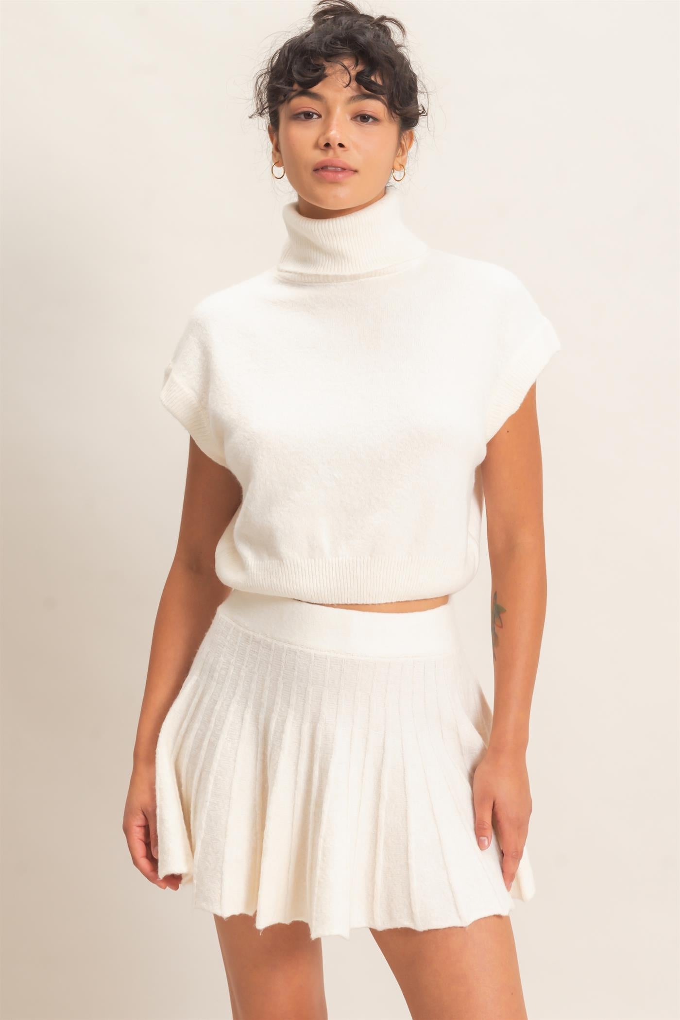 Wholesale Turtleneck Crop Top And Pleated Skirt Set Clothing DZ26C981-SET CREAM DOUBLE ZERO