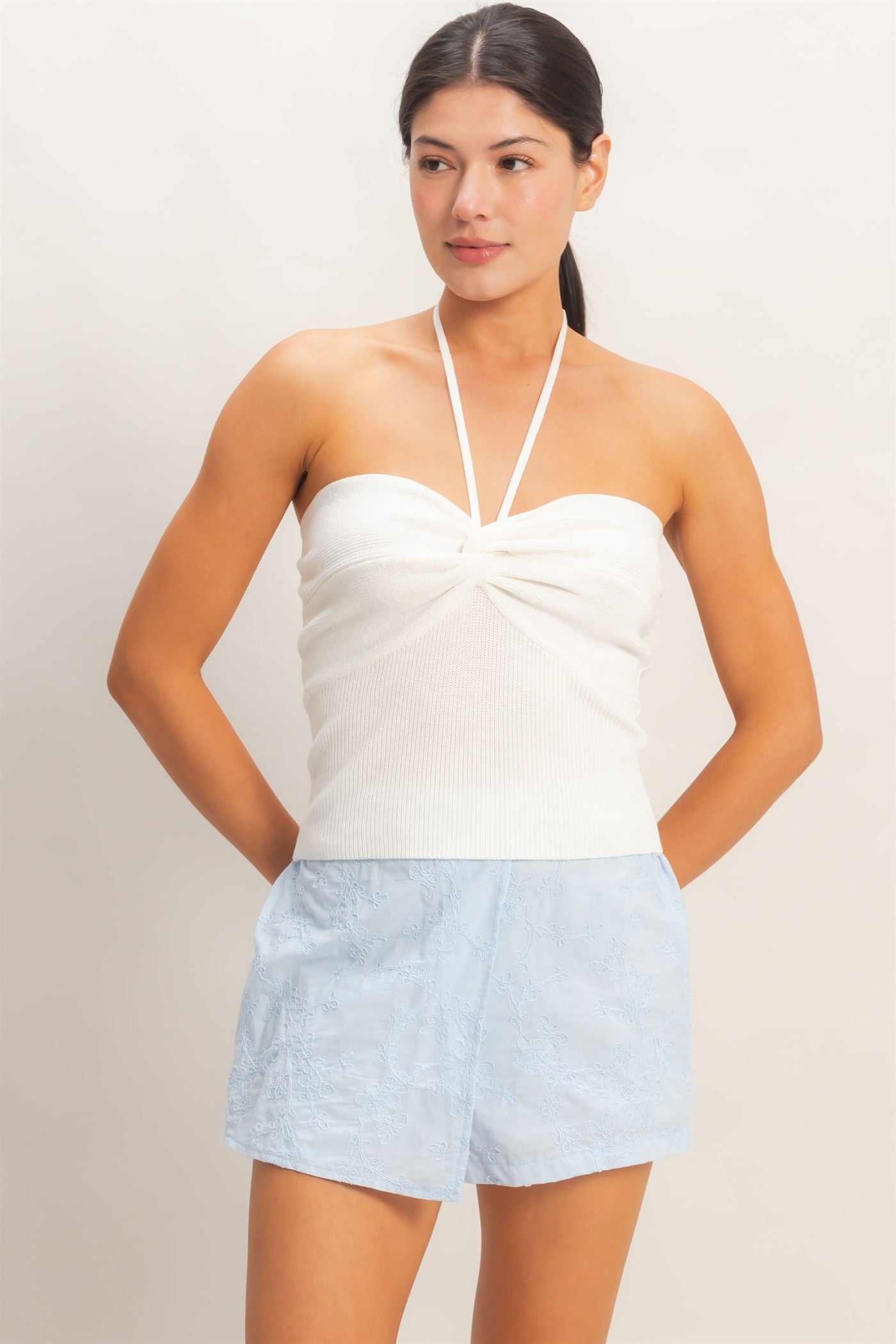 Wholesale Ribbed Halter Top With Twist Clothing Tops HF26A299 OFF WHITE HYFVE