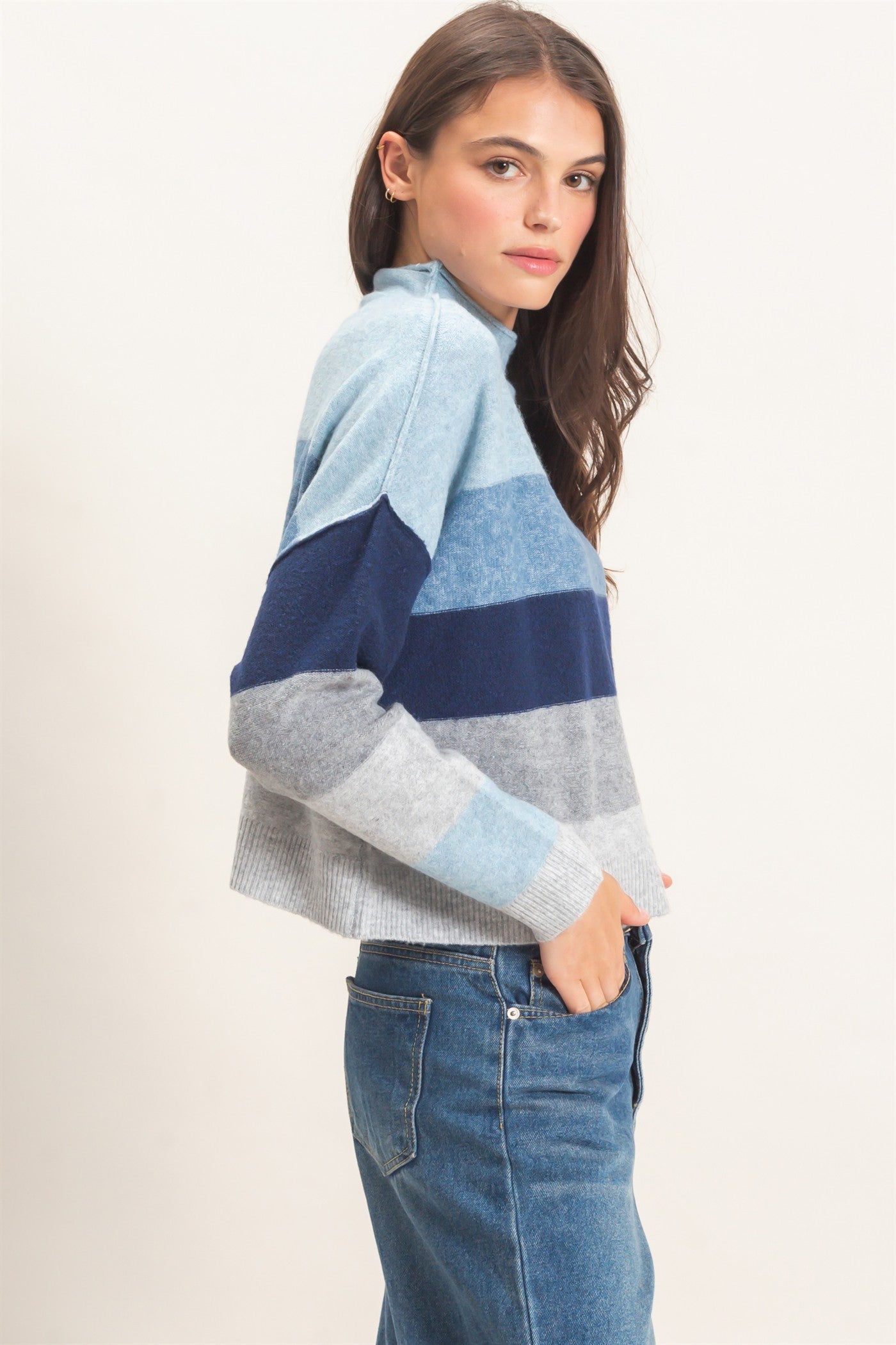 Wholesale Color Block Turtleneck Sweater Sweaters HF26E362 BLUE COMBO HYFVE