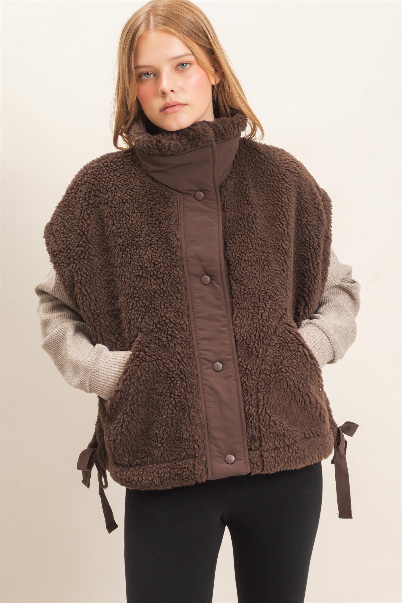 Wholesale Sherpa Vest With Snap Closure Outerwear HF26F131-D BROWN HYFVE