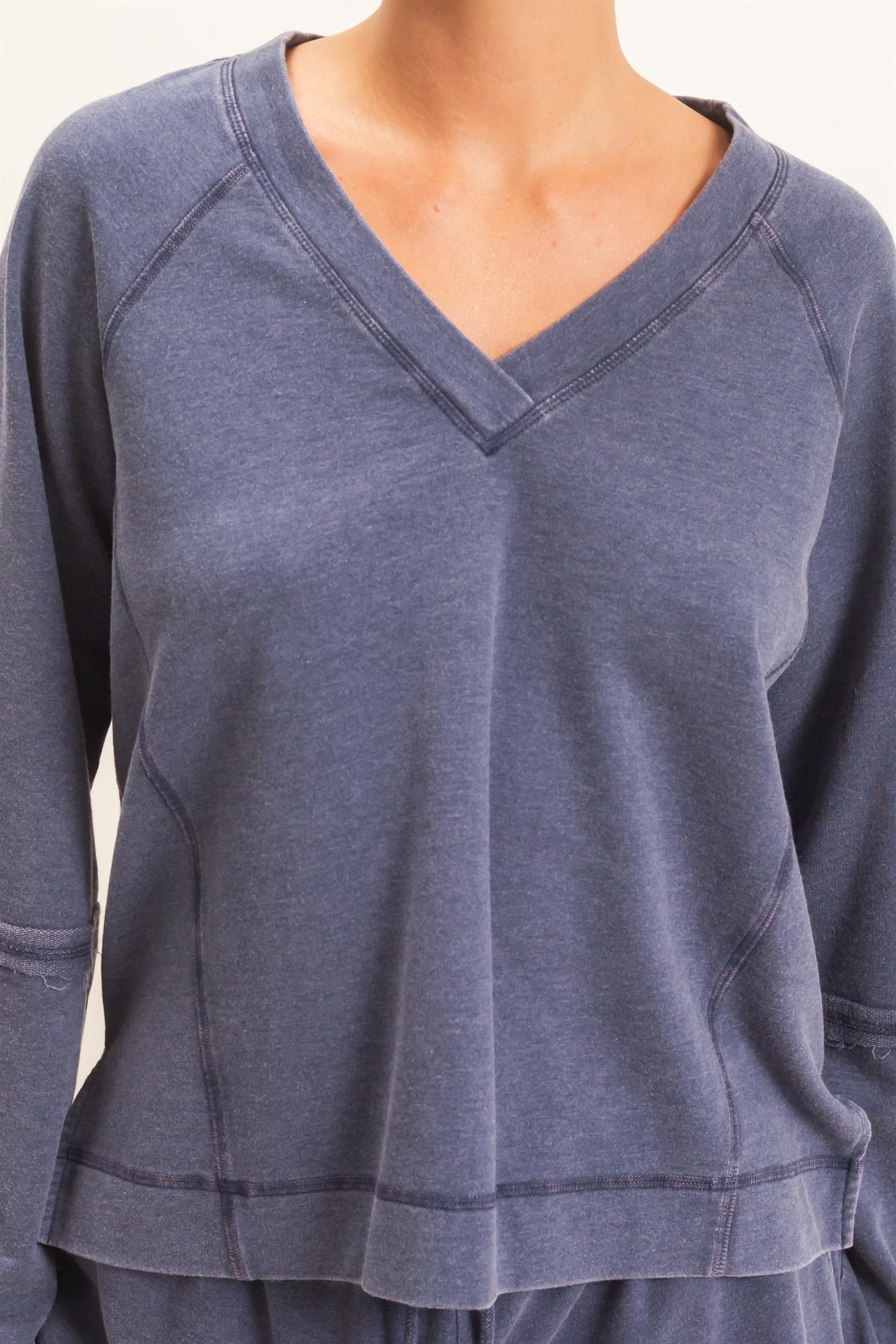 Wholesale Mineral Wash V-Neck Seam Detail Sweatshirt Sweatshirts DZ26F014 NAVY DOUBLE ZERO