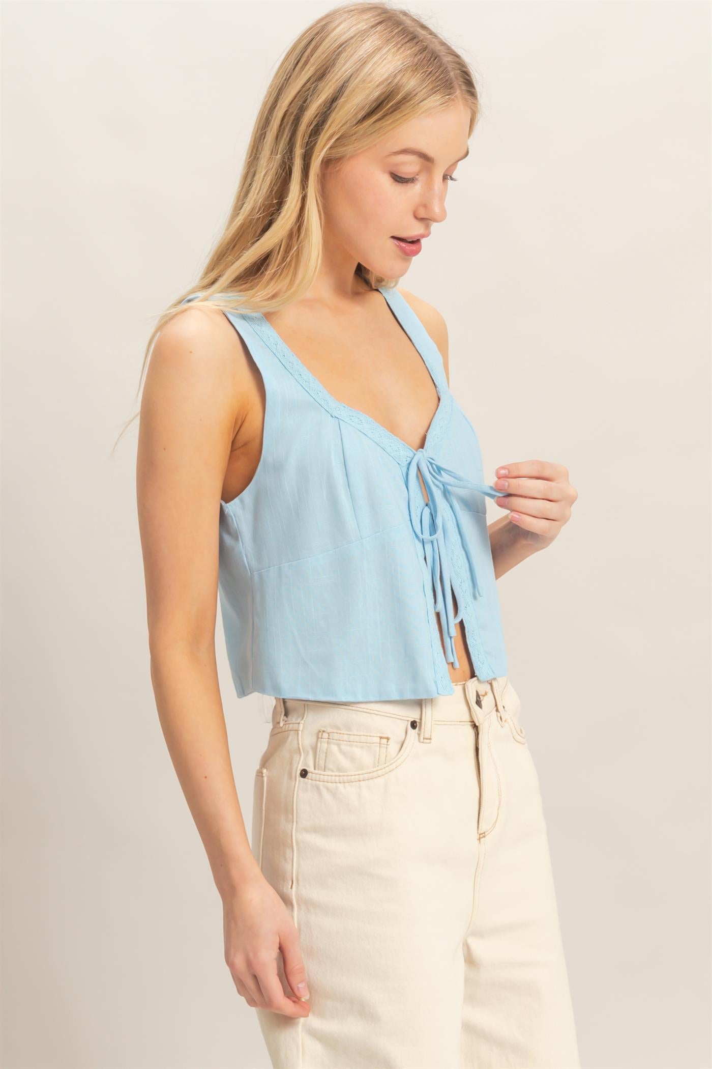 Wholesale Sleeveless Tie-Front Top Blouses HF26C298 LIGHT BLUE HYFVE