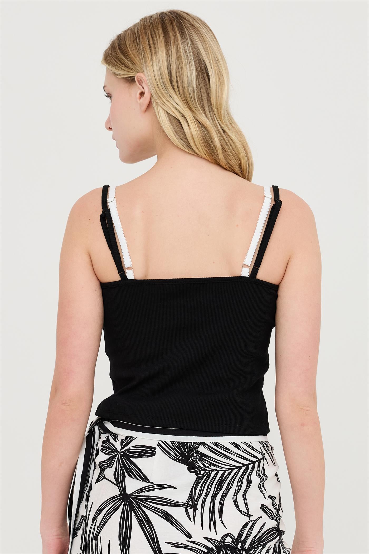 Wholesale Contrast Strap Square Neck Top Clothing Tops HF26A121 BLACK HYFVE