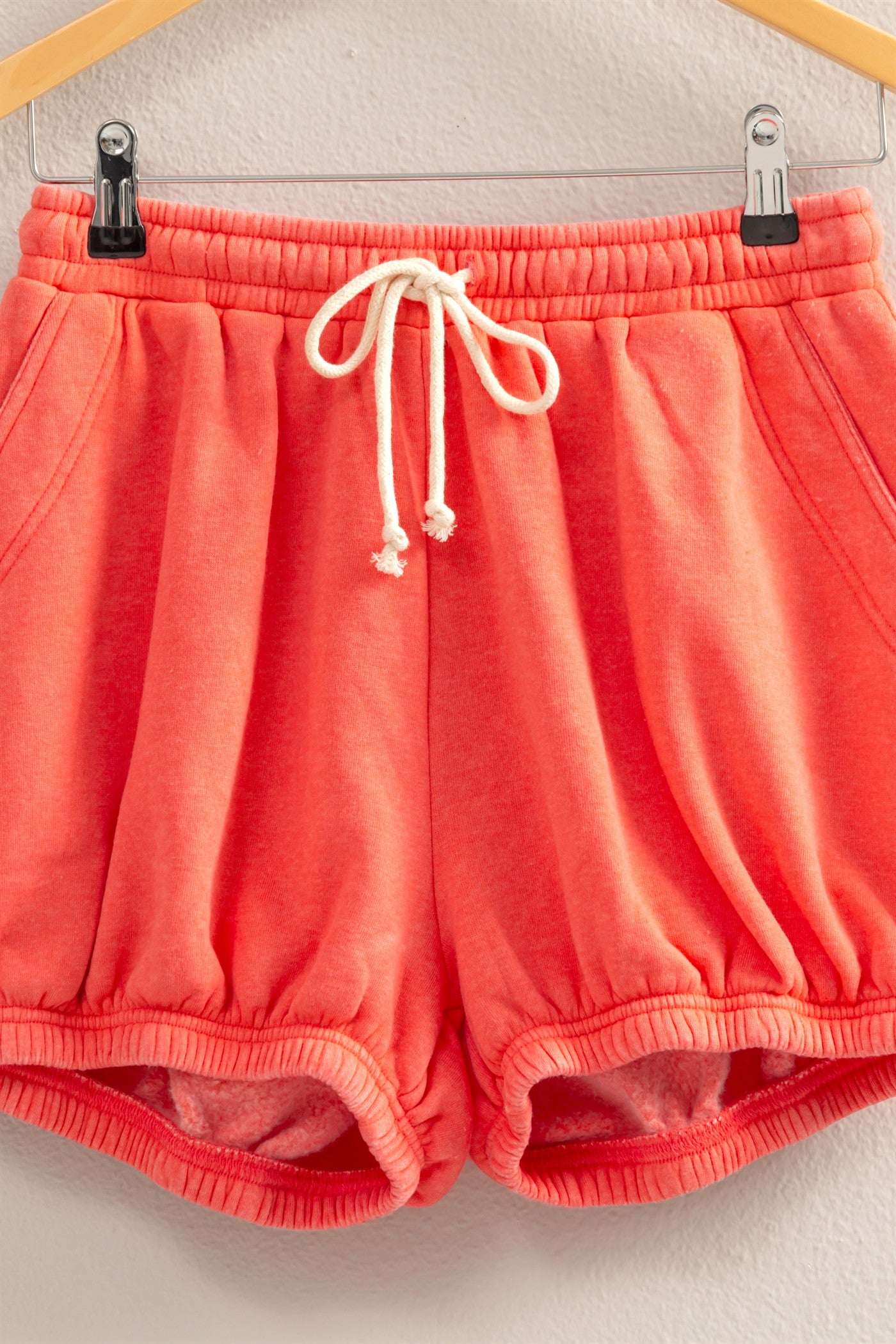 Wholesale Drawstring Waist Bubbled Hem Shorts Shorts DZ25A702 CORAL DOUBLE ZERO