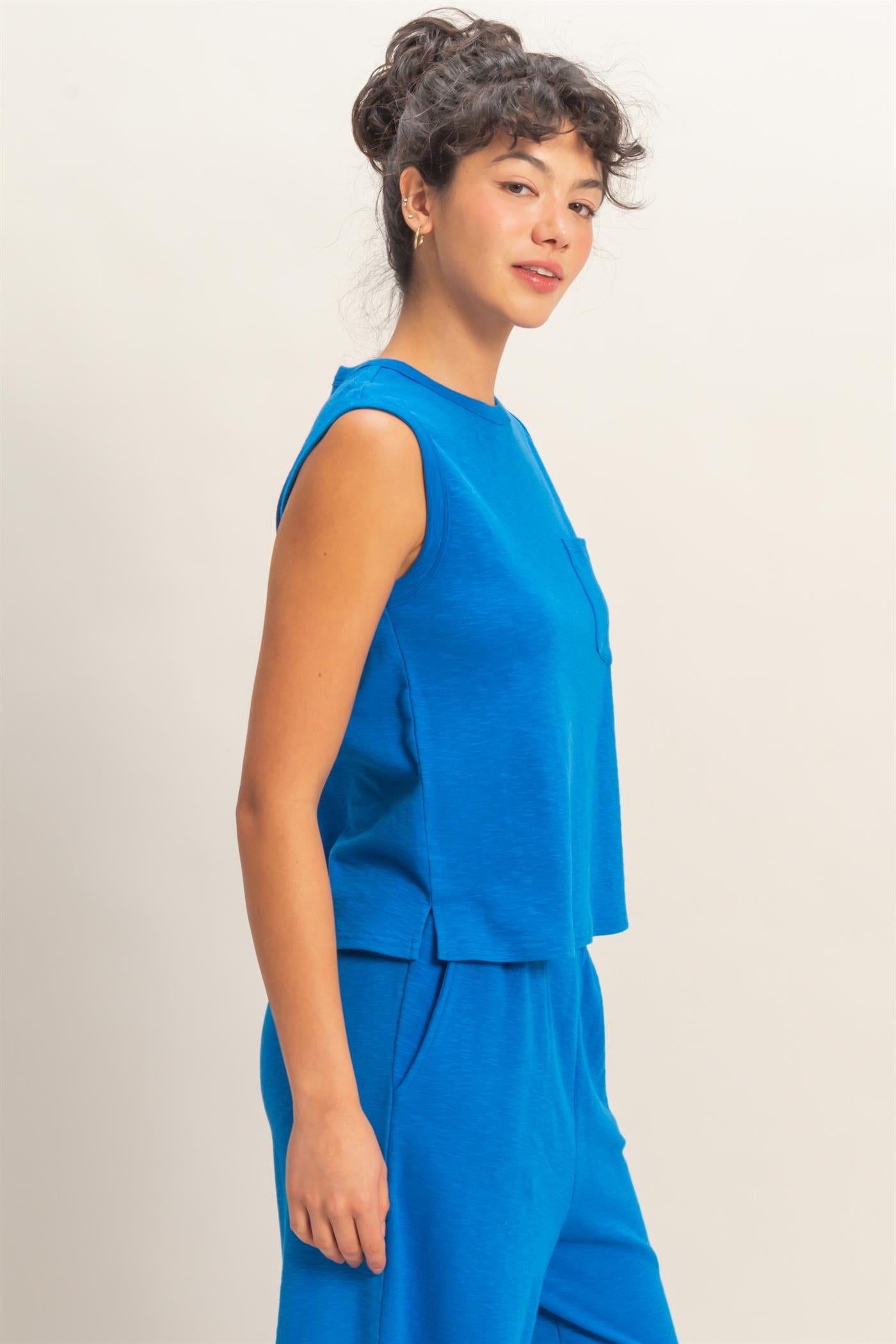 Wholesale Sleeveless Cotton Top With Pocket Clothing Tops DZ26A234 COBALT DOUBLE ZERO