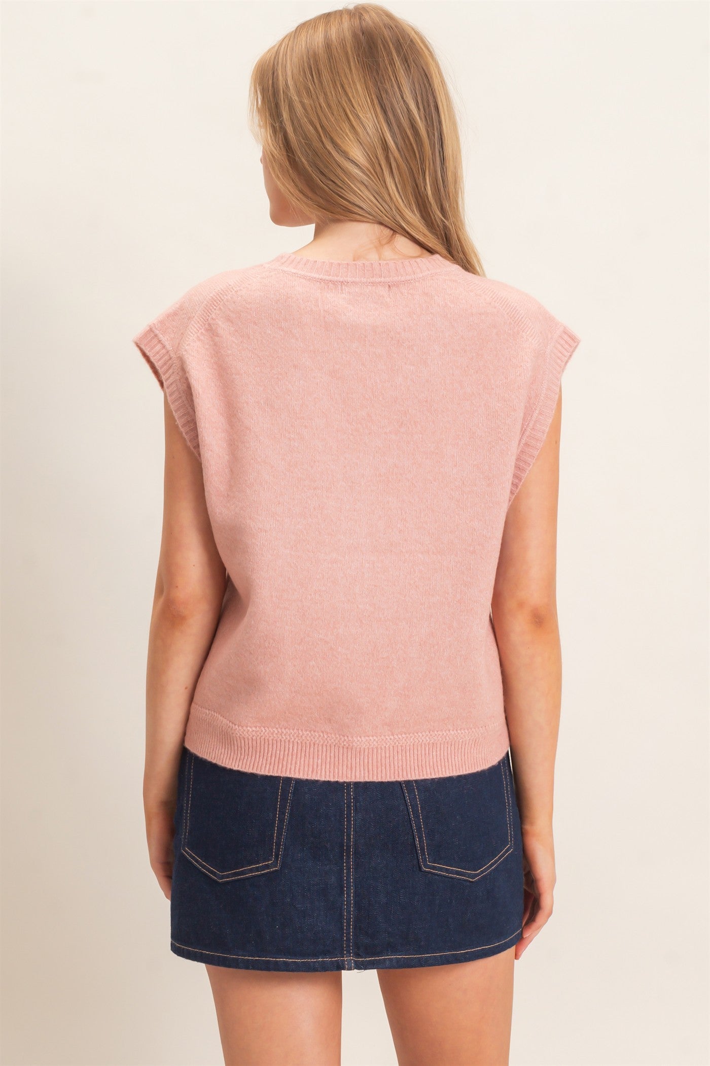 Wholesale V-Neck Buttoned Sweater Vest Sweaters HF26E349 DUSTY ROSE HYFVE