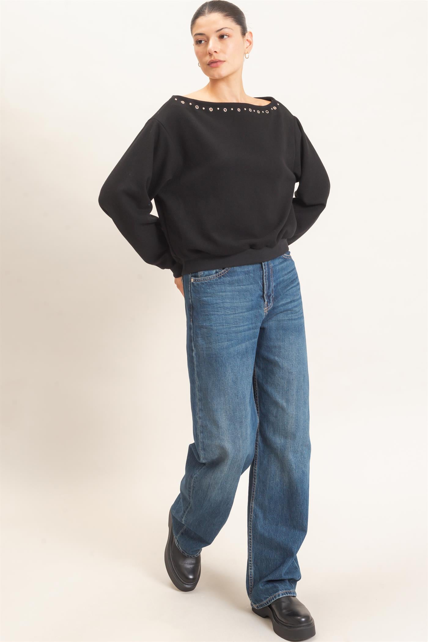 Wholesale Studded Crew Neck Sweatshirt Sweatshirts HF26E545 BLACK HYFVE