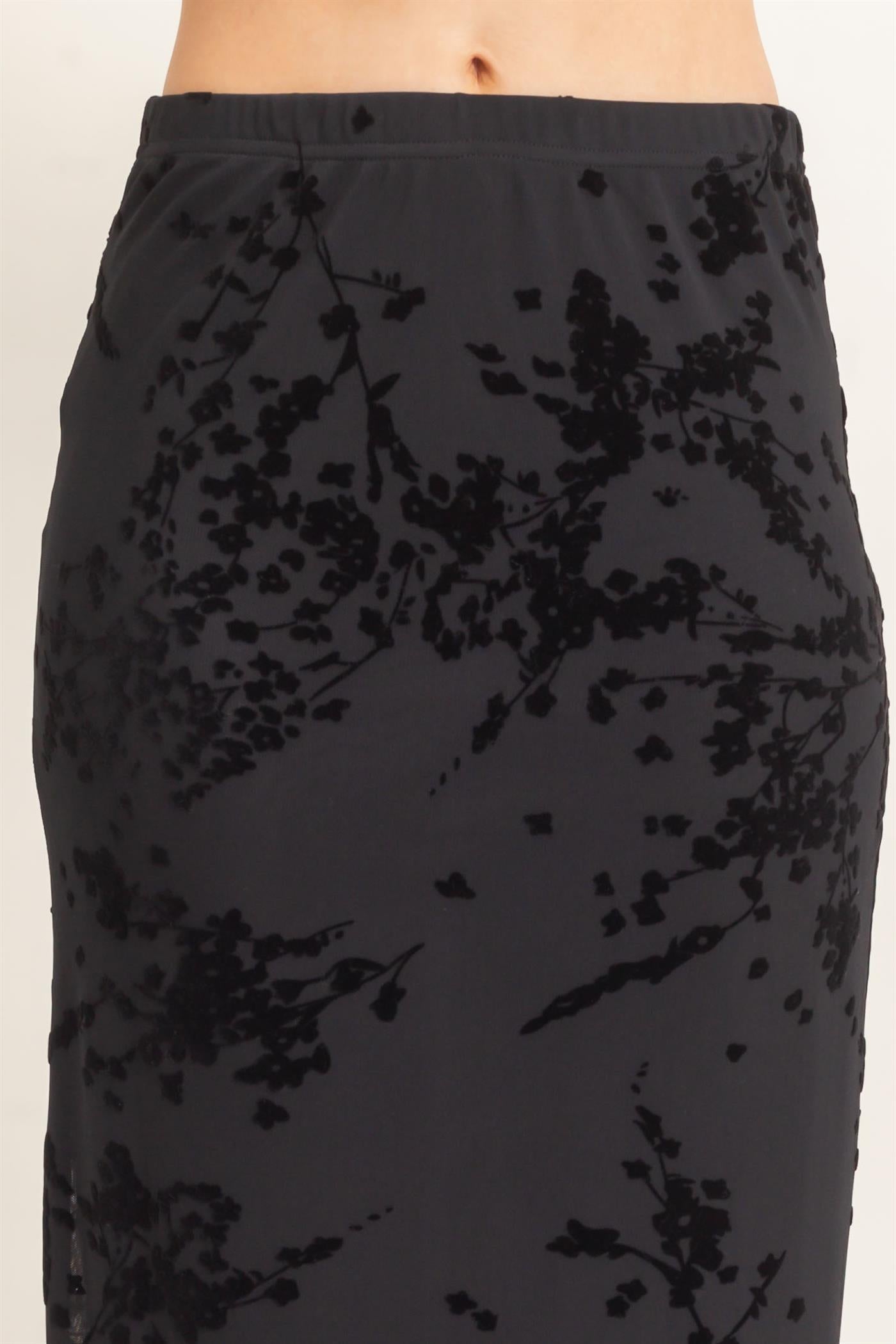 Wholesale Contrast Velvet Print Maxi Skirt Skirts HF26F221 BLACK HYFVE