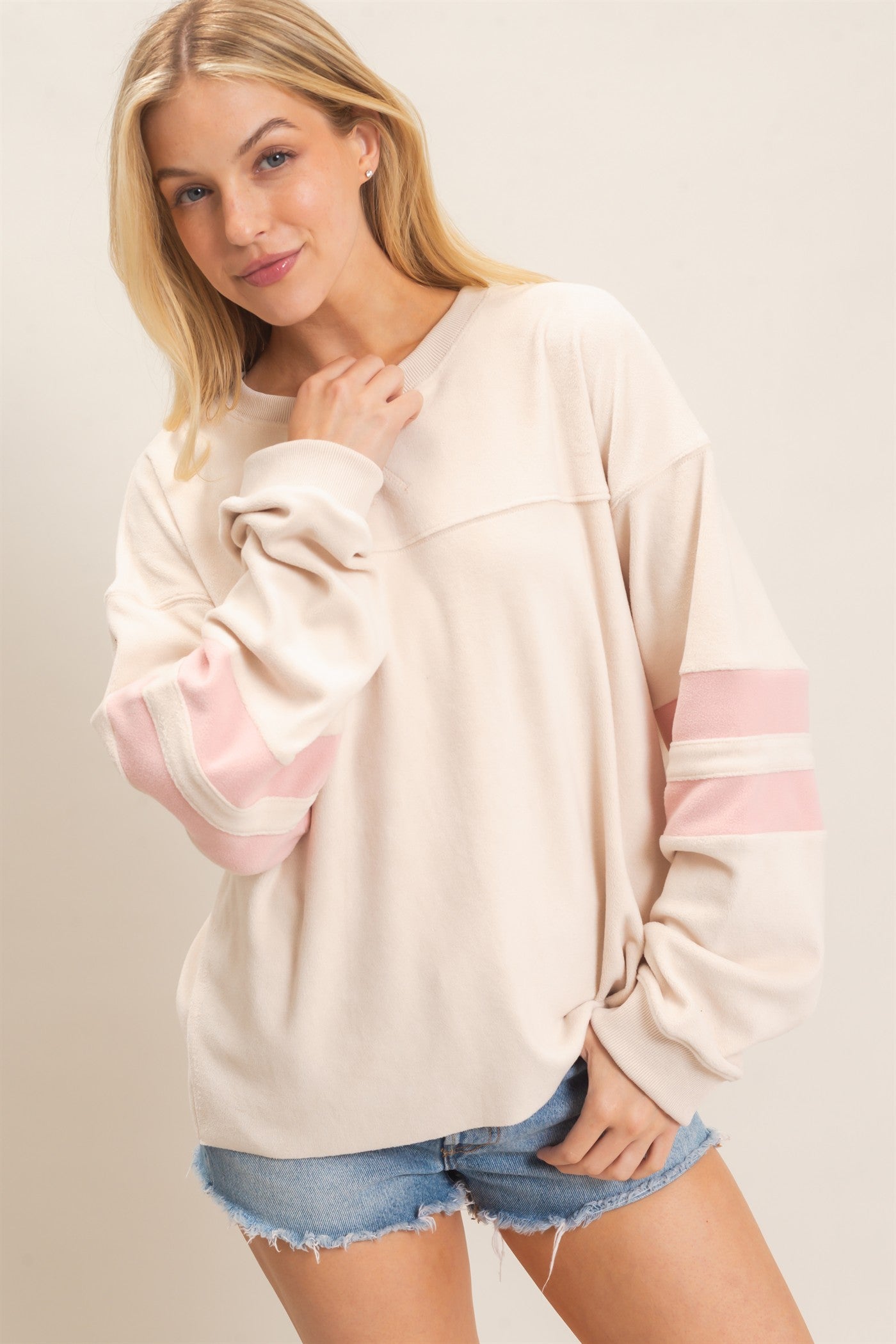 Wholesale Crew Neck Long Sleeve Sweatshirt Sweatshirts HF26E425 CREAM HYFVE