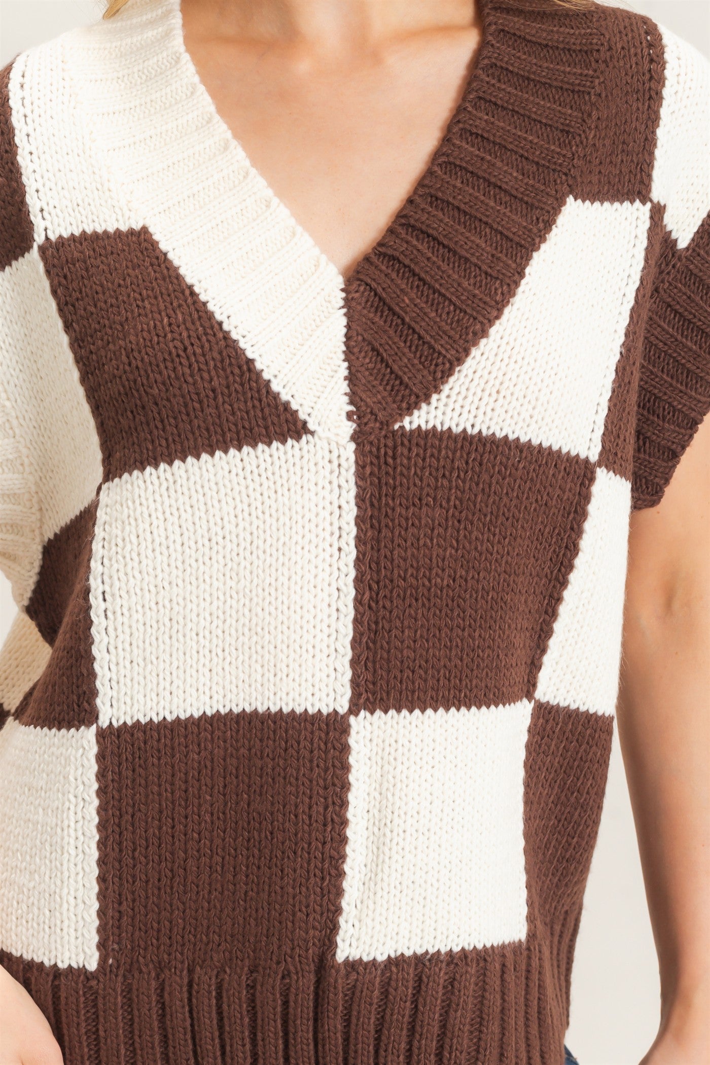 Wholesale Ribbed V-Neck Checkered Sweater Vest Sweaters HF26F180 BROWN HYFVE