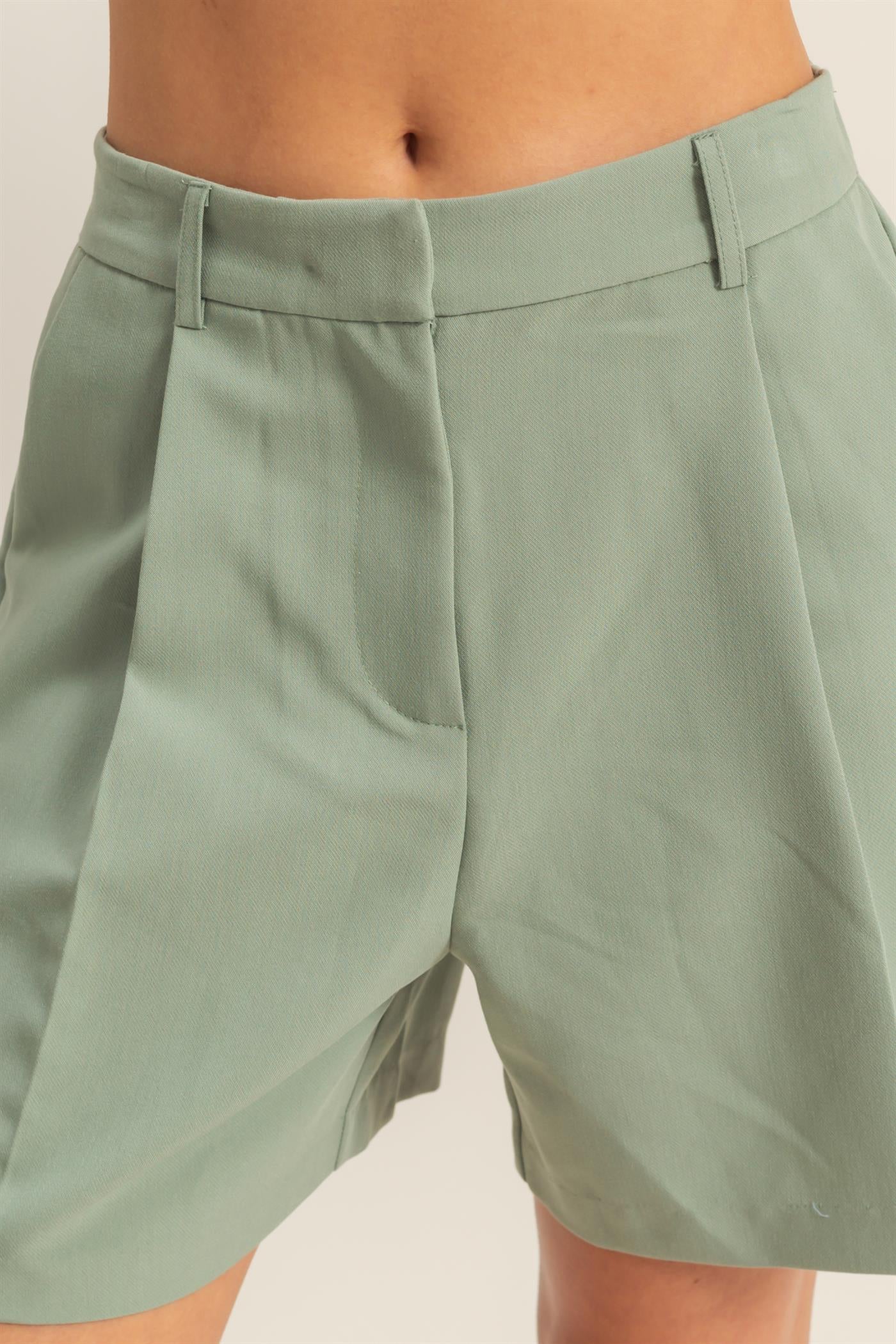 Wholesale High Waist Pleated Chic Shorts Shorts DZ25E127 SAGE GREEN DOUBLE ZERO