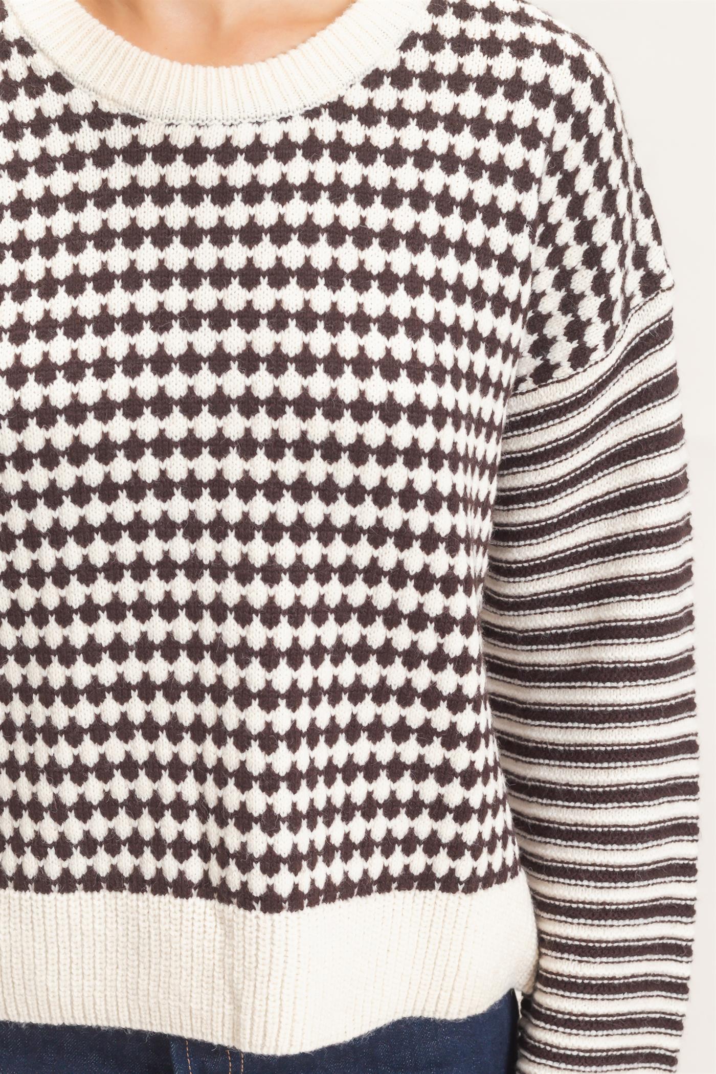 Wholesale Mixed Pattern Long Sleeve Sweater Sweaters HF26E821 DARK BROWN HYFVE