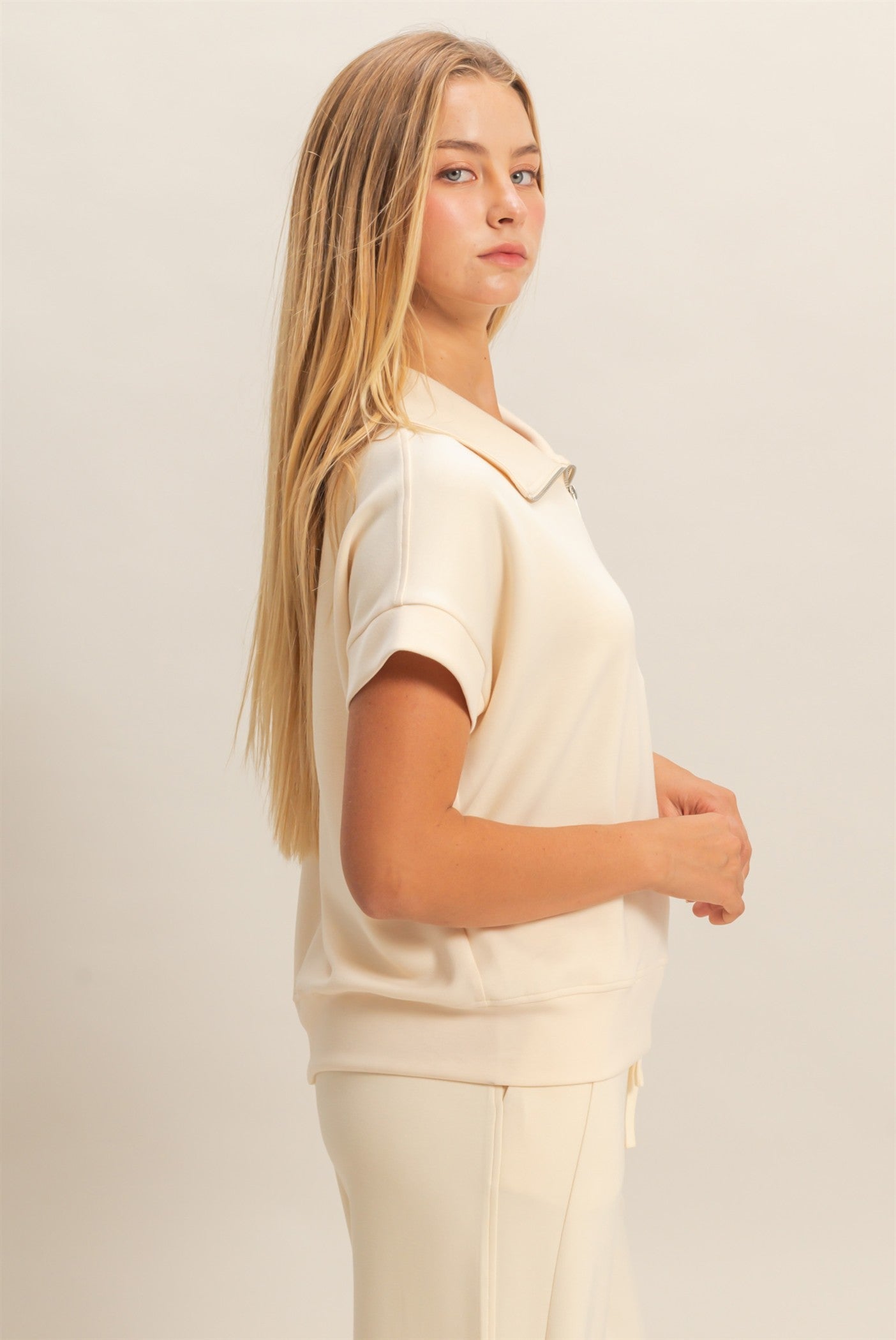 Wholesale Short Sleeve High Neck Half-Zip Top Clothing Tops DZ26C735 ALPACA DOUBLE ZERO