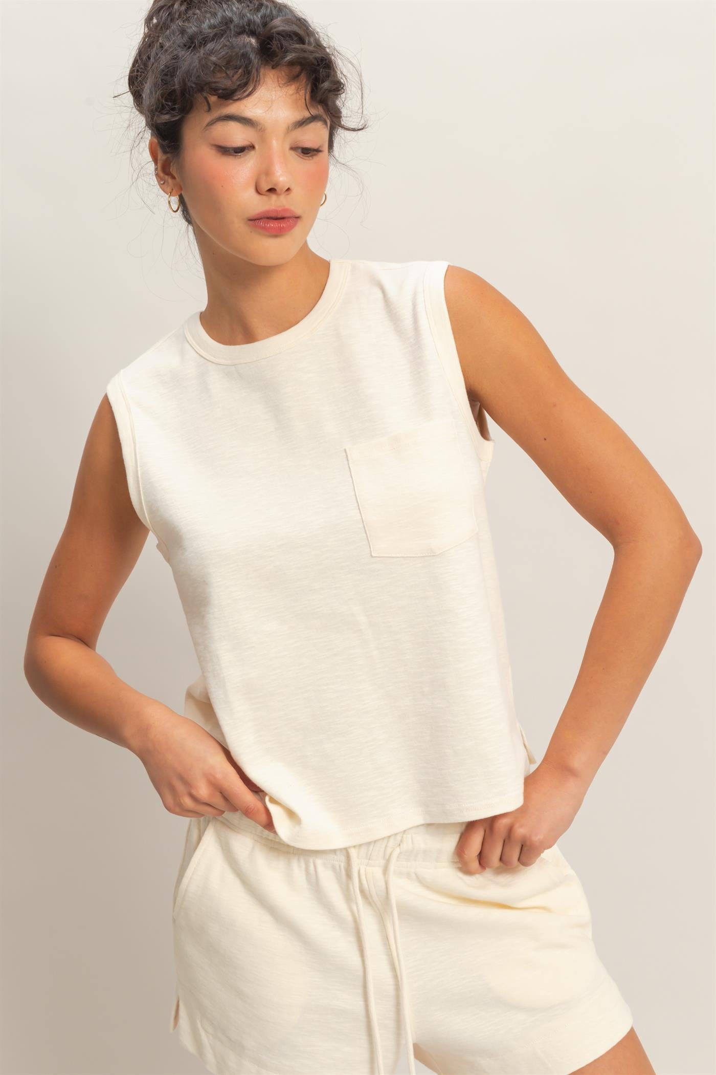 Wholesale Sleeveless Cotton Top With Pocket Clothing Tops DZ26A234 CREAM DOUBLE ZERO