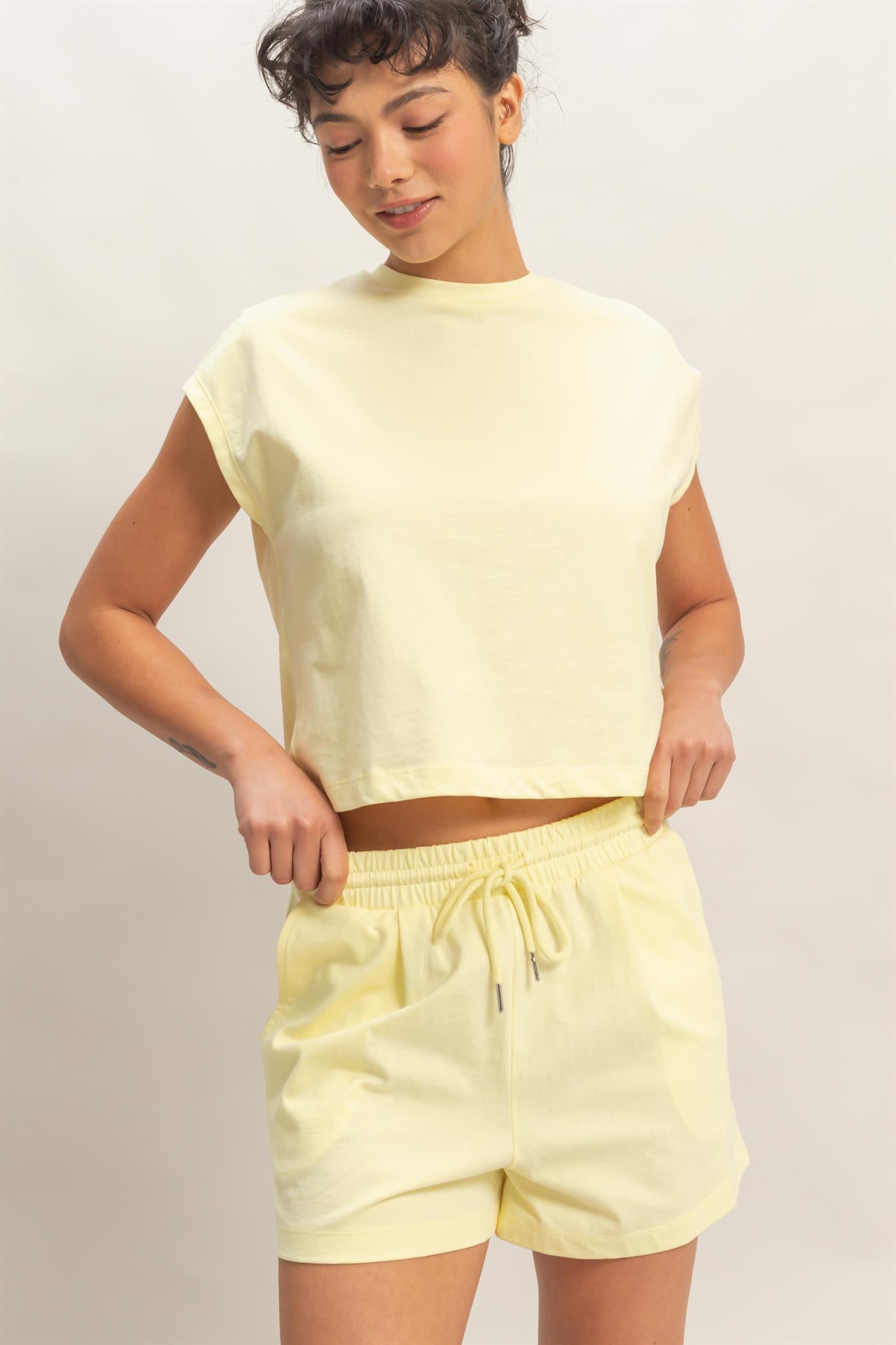 Wholesale Cap Sleeve Boxy Top And Shorts Set Clothing DZ26C543-SET PALE YELLOW DOUBLE ZERO