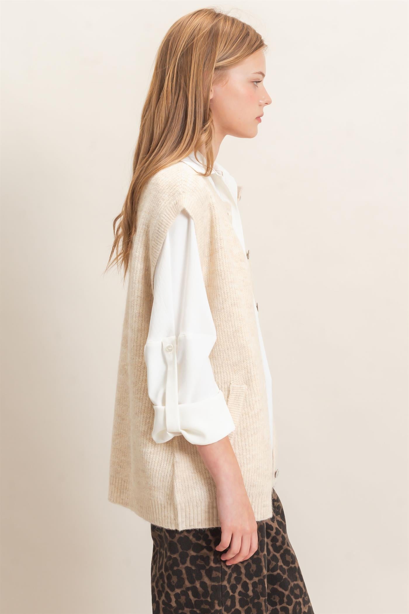 Wholesale Sleeveless Button-Up Sweater Vest Sweaters HF26E304 OATMEAL HYFVE