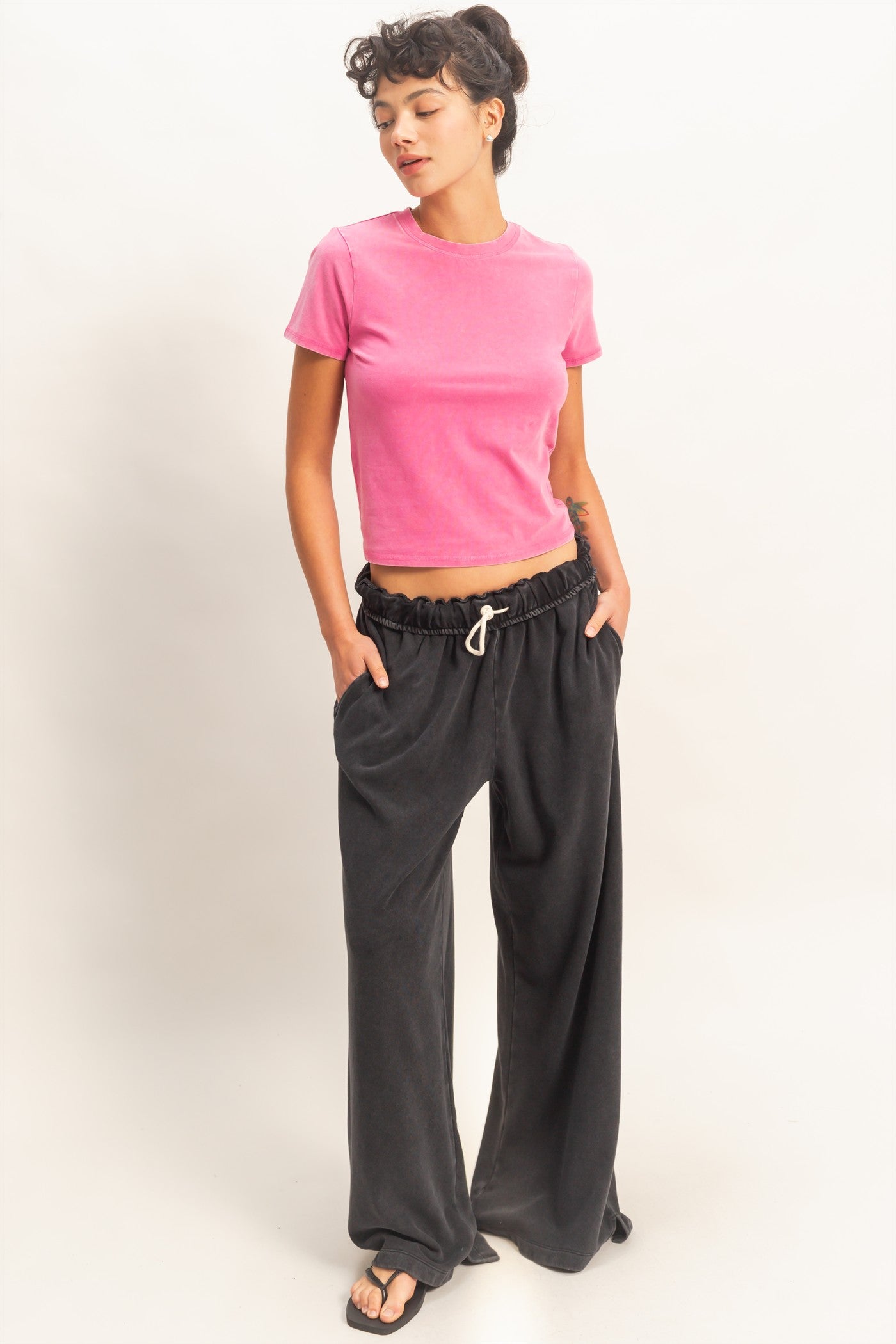 Wholesale Mineral Washed Short Sleeve Crew Neck Top T-Shirts DZ26A743 FUCHSIA DOUBLE ZERO