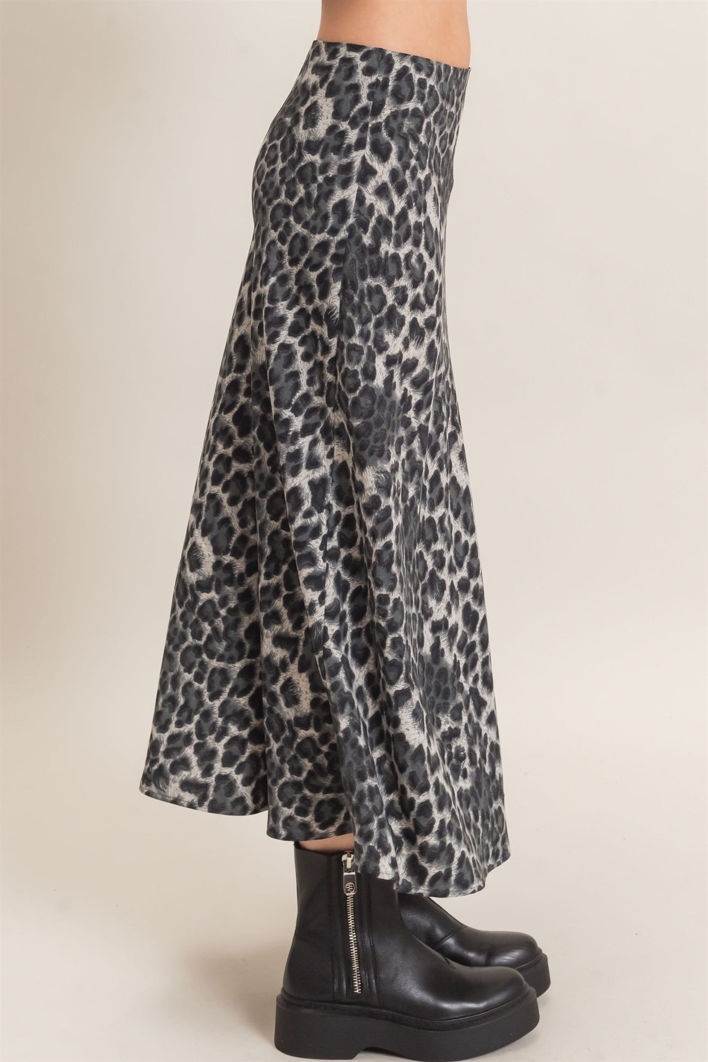 Wholesale Leopard Print Midi Skirt Skirts HF26F159 BLACK DOUBLE ZERO