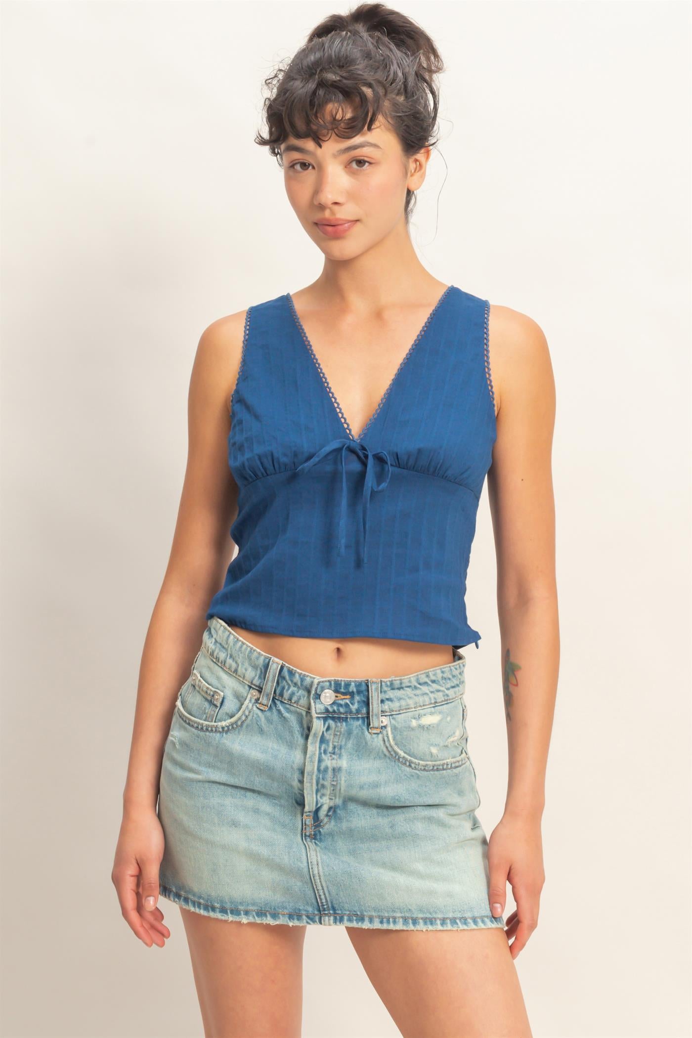 Wholesale Sleeveless Scallop Trim V-Neck Tie-Back Top Clothing Tops DZ26C185 NAVY DOUBLE ZERO