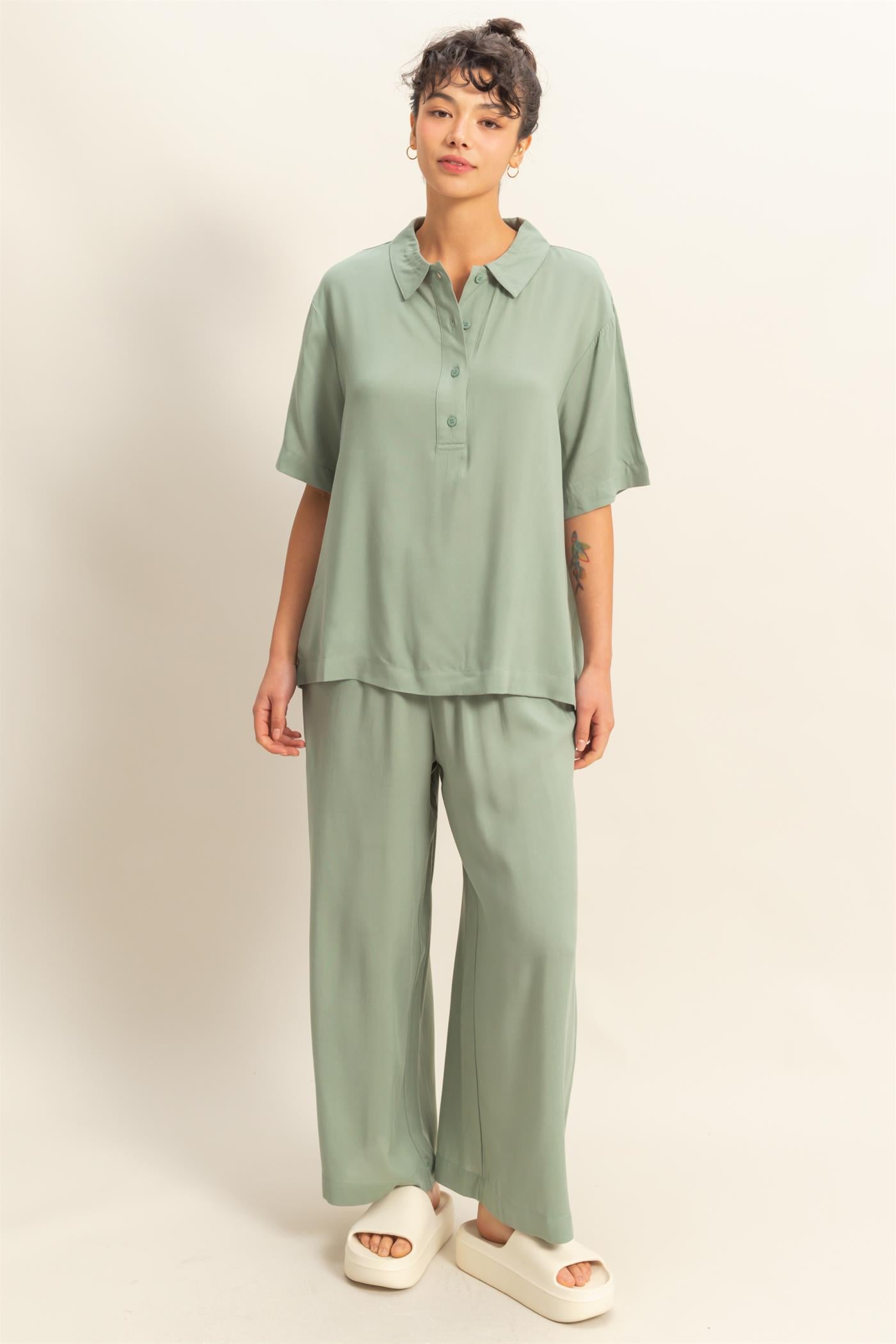 Wholesale Woven Half Button-Up Relaxed Top Clothing Tops DZ25C814 SAGE GREEN DOUBLE ZERO