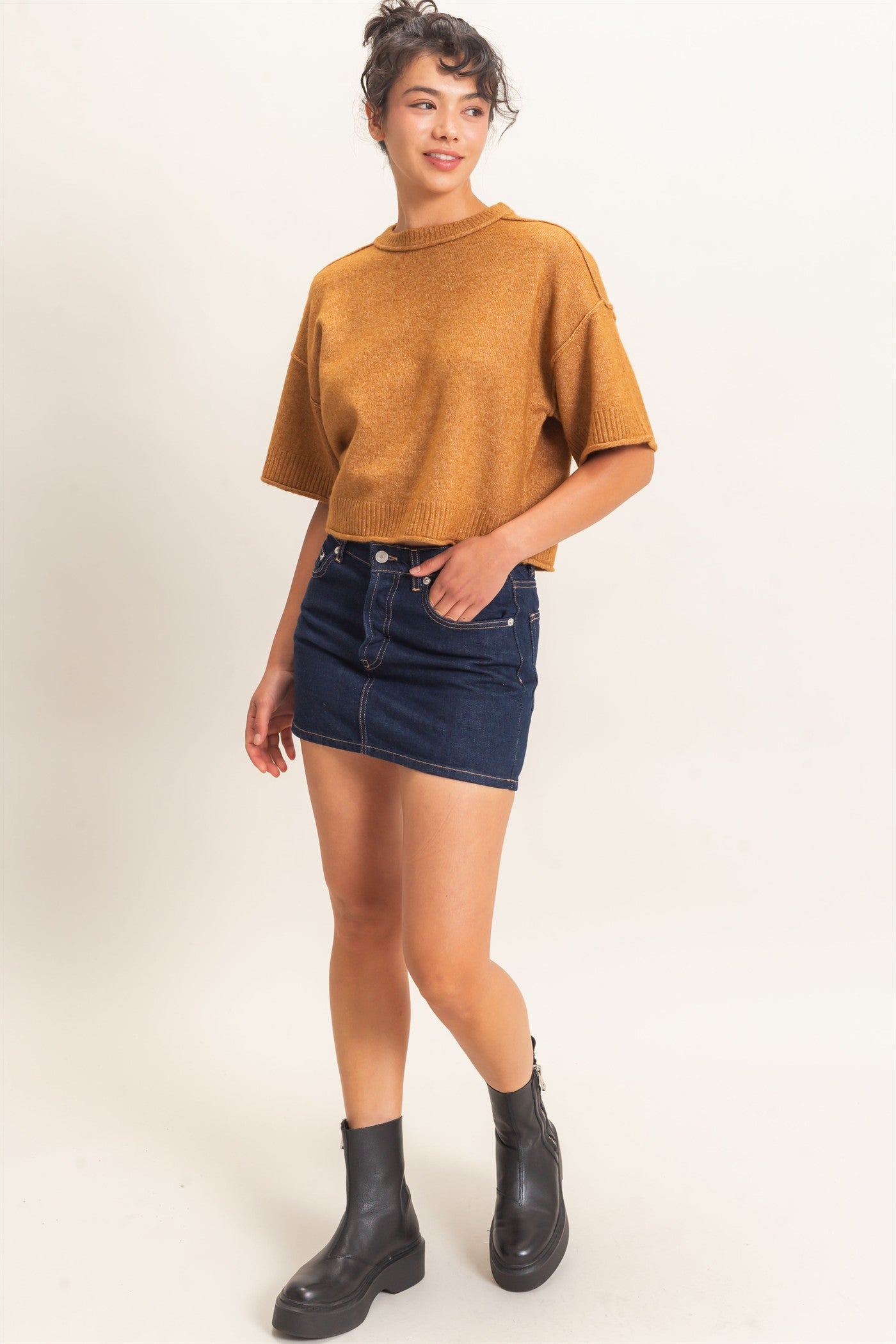 Wholesale Seam Detail Short Sleeve Knit Top Clothing Tops DZ26A827 CAMEL DOUBLE ZERO