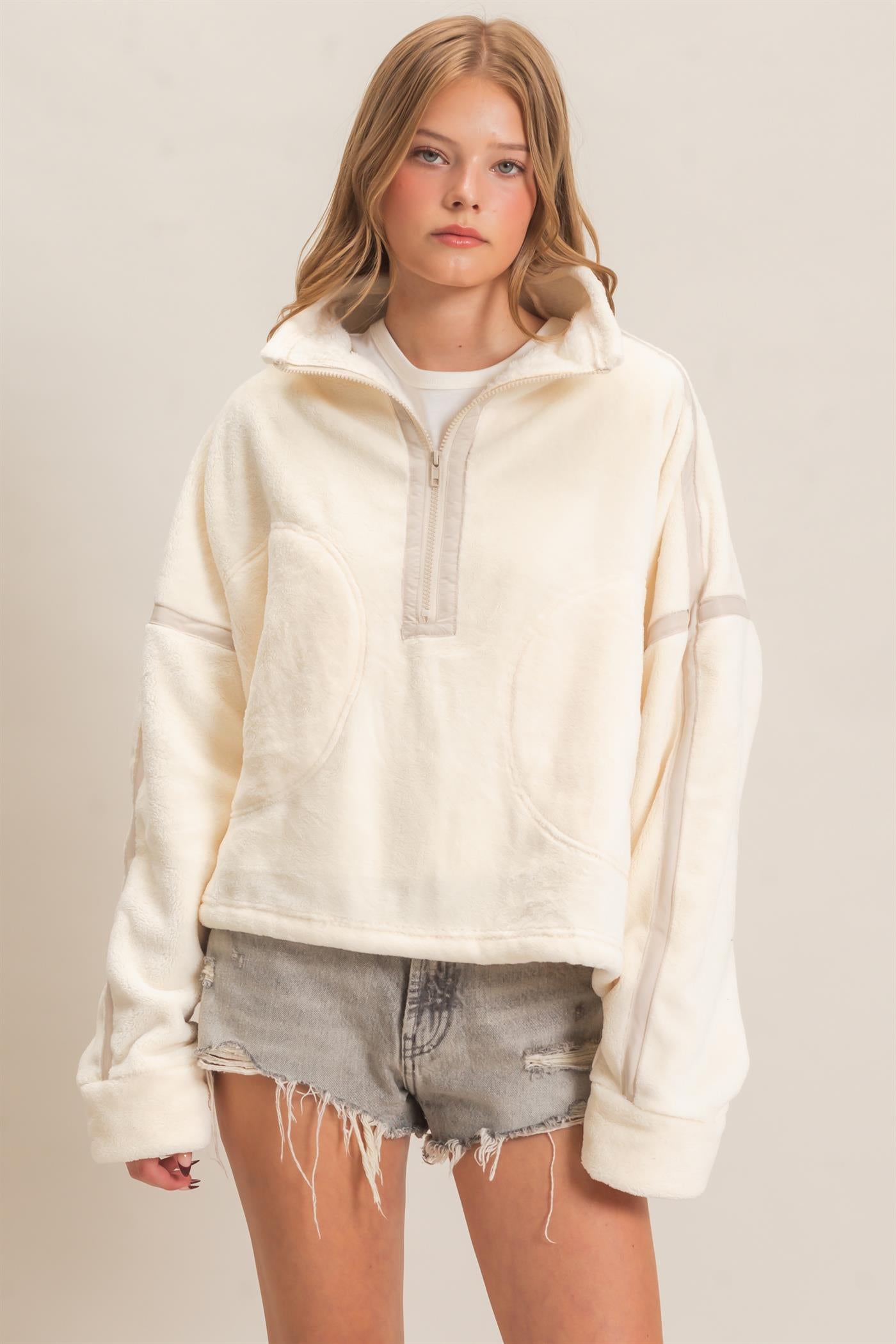 Wholesale Contrast Trim Half-Zip Fleece Pullover Outerwear HF26F206-D IVORY HYFVE