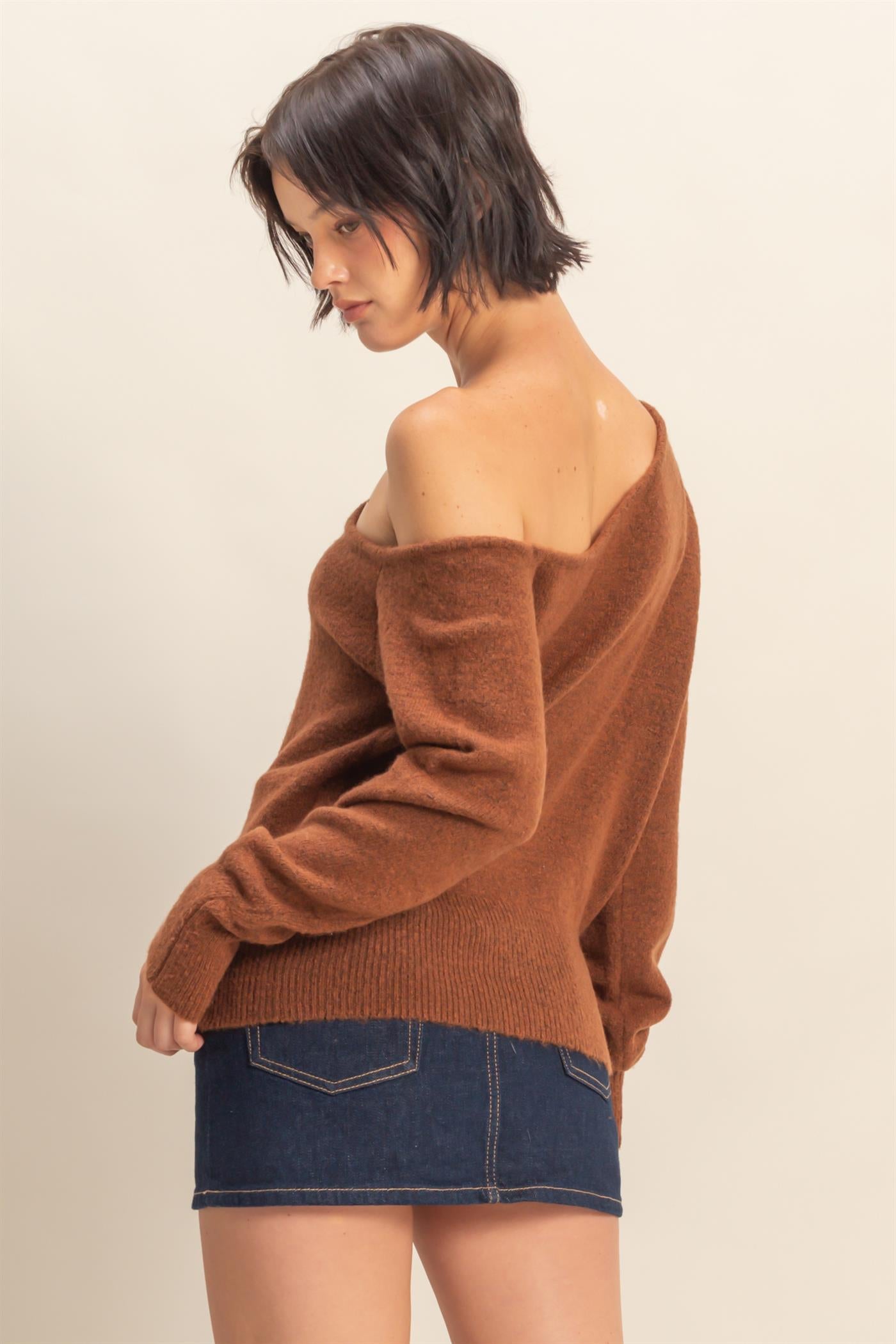 Wholesale Asymmetric Off-Shoulder Sweater Sweaters DZ25F121 CHESTNUT DOUBLE ZERO