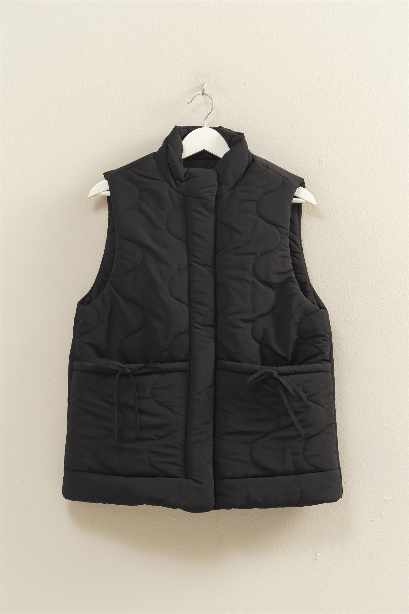 Wholesale Wave Quilted Ribbon Tie Detailed Puffer Vest Vests HF25E498 BLACK HYFVE