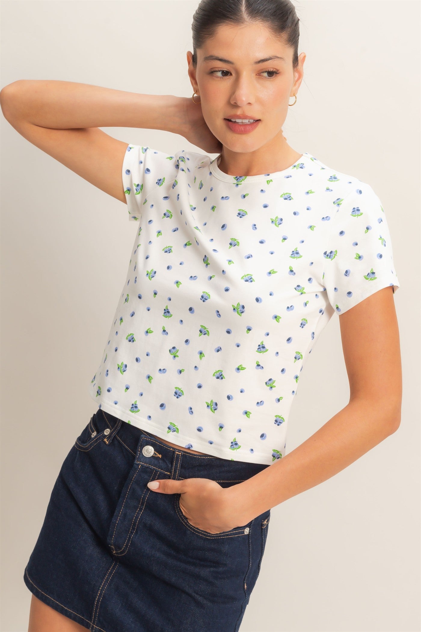 Wholesale Blueberry Print Crew Neck Tee Clothing Tops HF26C787 OFF WHITE HYFVE