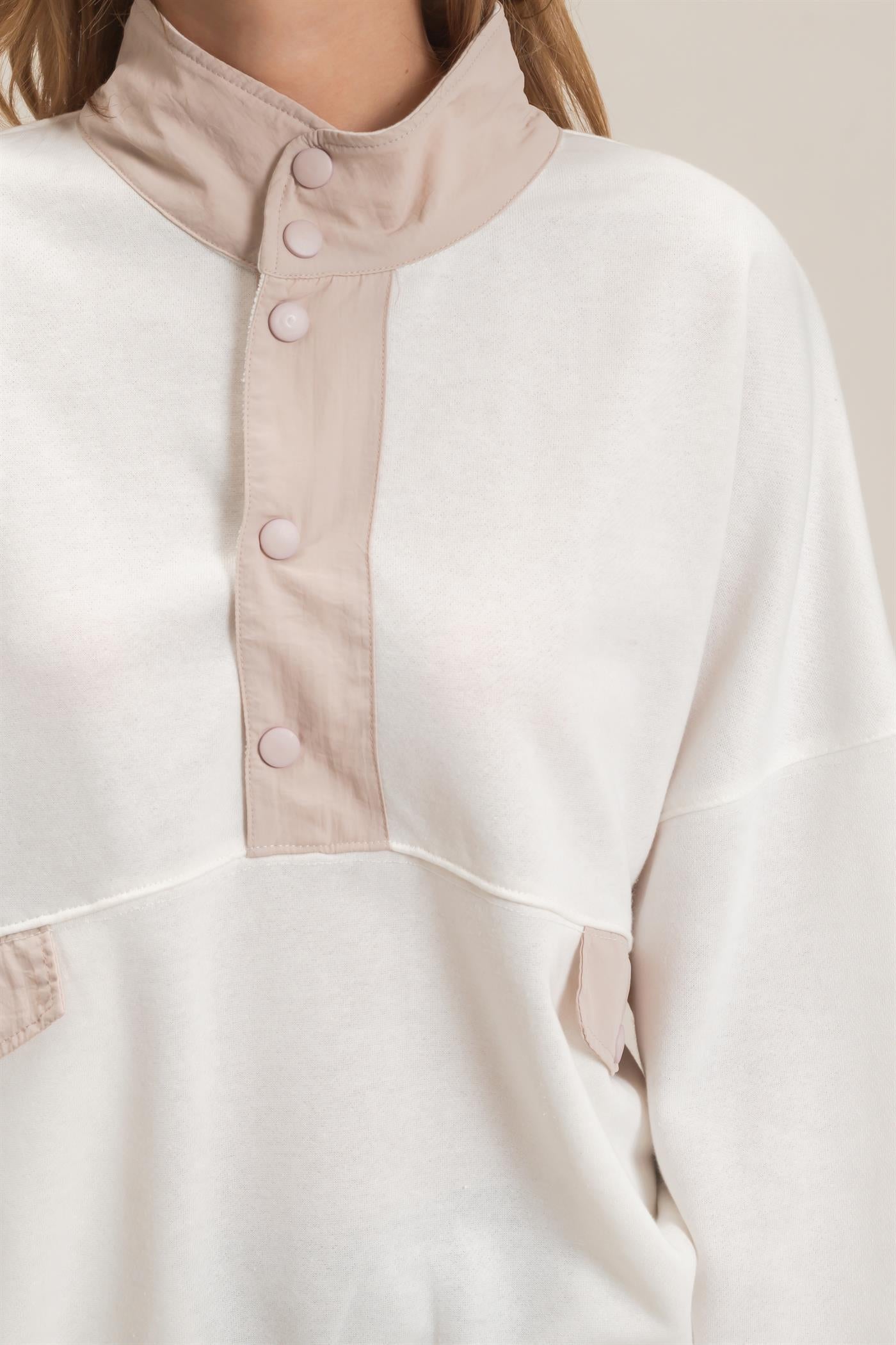 Wholesale Contrast Button-Up Collar Top Clothing Tops HF26C875 OFF WHITE HYFVE