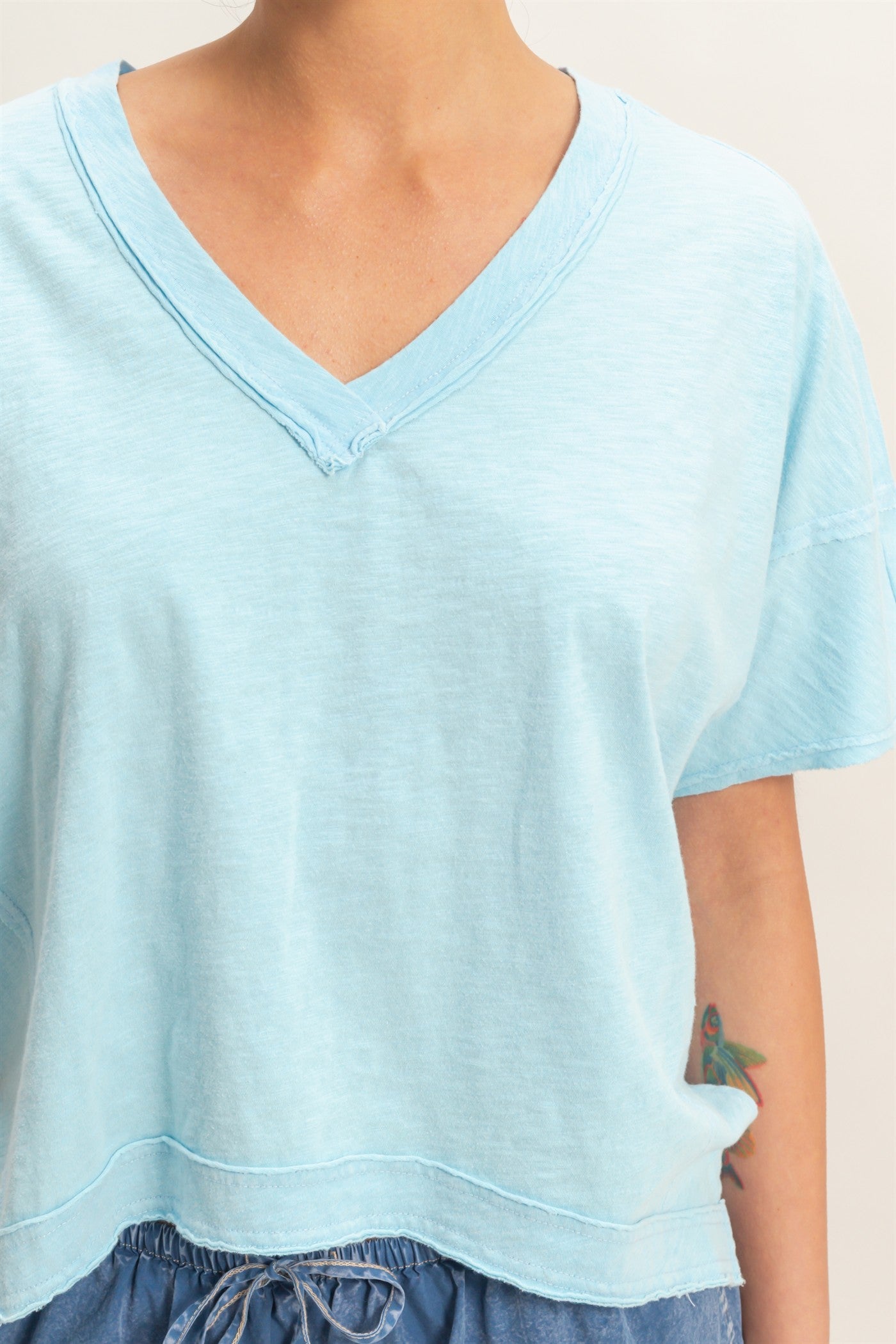 Wholesale Oversized V-Neck Short Sleeve Top Clothing Tops DZ26A032 BLUE DOUBLE ZERO