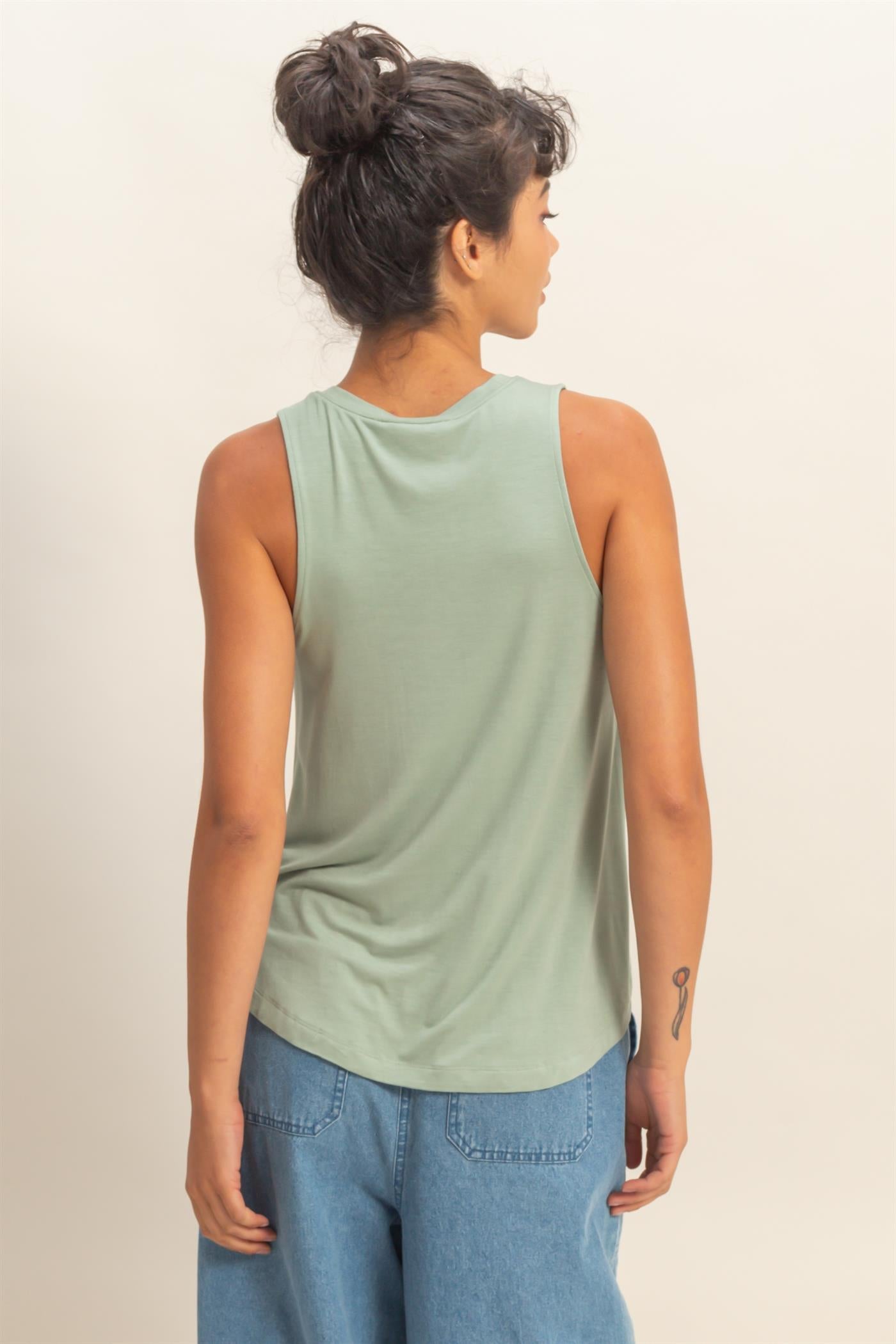Wholesale Crew Neck Rayon Tank Top Tank Tops DZ26A332 SAGE GREEN DOUBLE ZERO