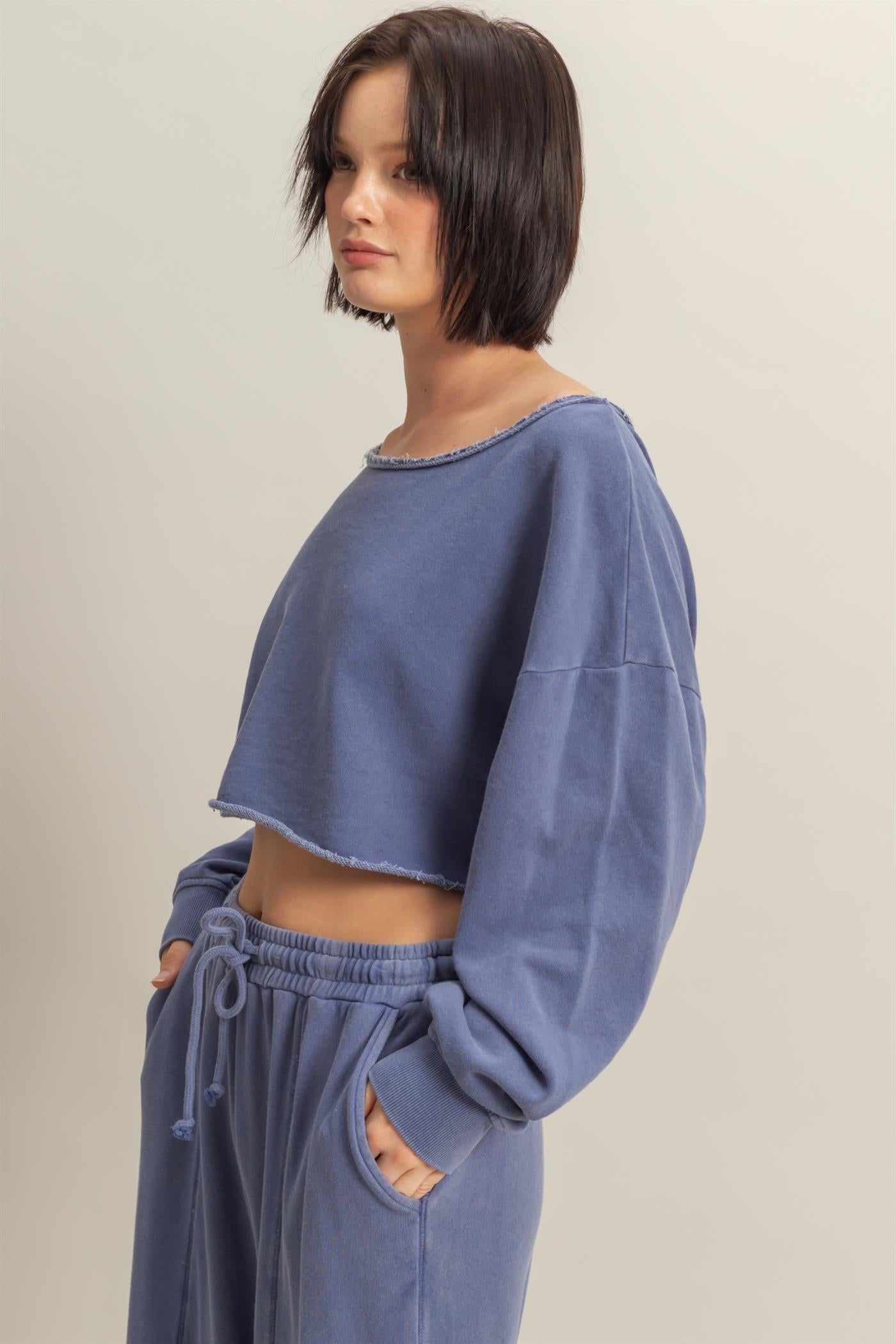 Wholesale Frayed Detail Long Sleeve Crop Top Sweatshirts DZ25A776 DARK NIGHT DOUBLE ZERO