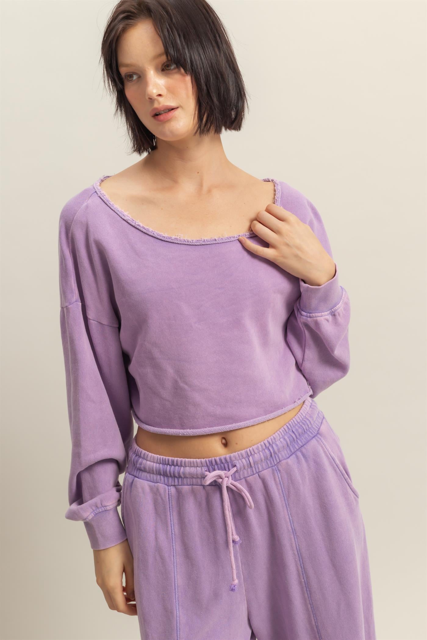 Wholesale Frayed Detail Long Sleeve Crop Top Sweatshirts DZ25A776 WISTERIA DOUBLE ZERO