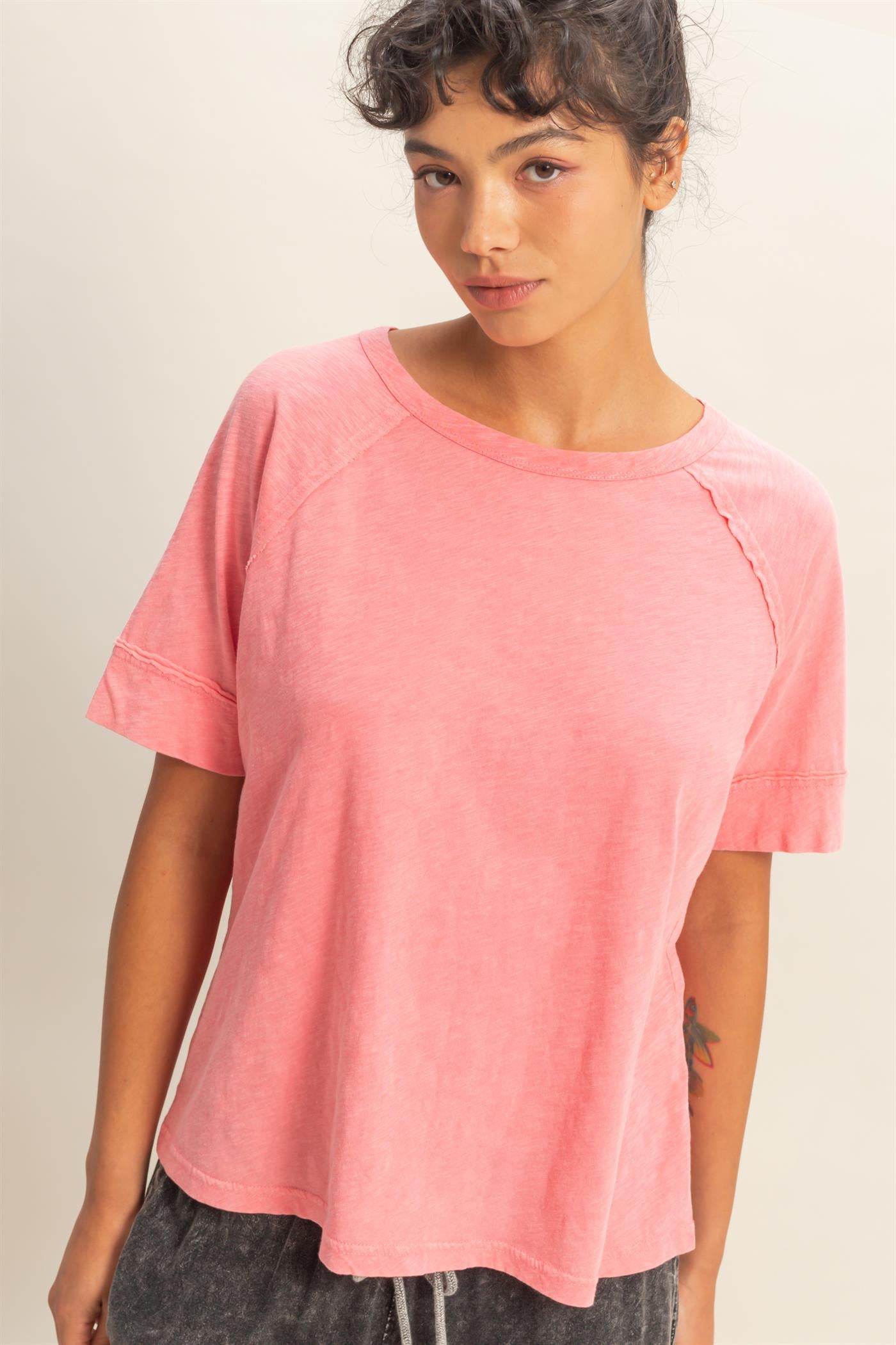 Wholesale Acid Wash Raw Seam Raglan Short Sleeve Tee Clothing Tops DZ26A655 TAFFY PINK HYFVE