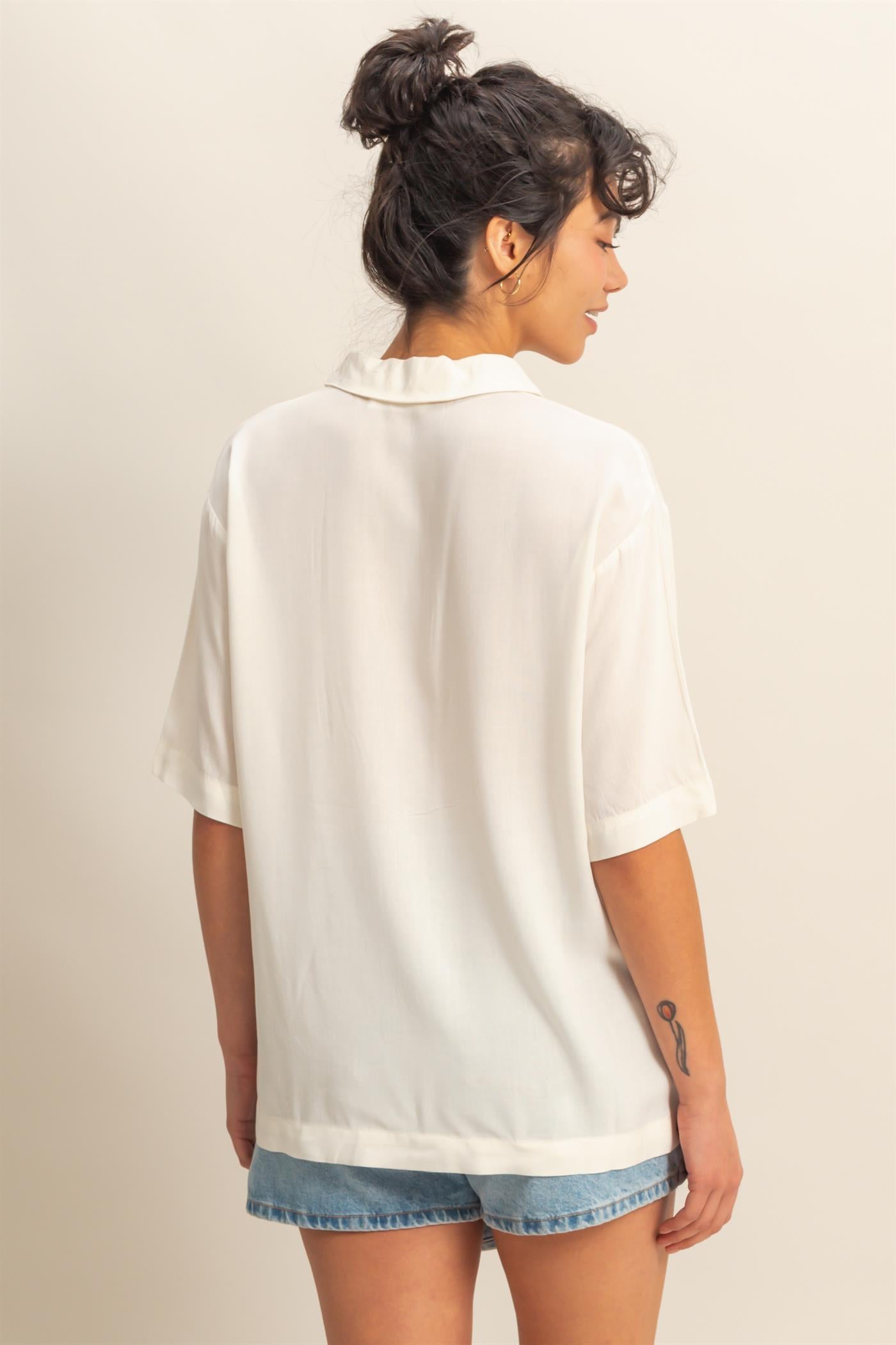 Wholesale Woven Half Button-Up Relaxed Top Clothing Tops DZ25C814 WHITE DOUBLE ZERO