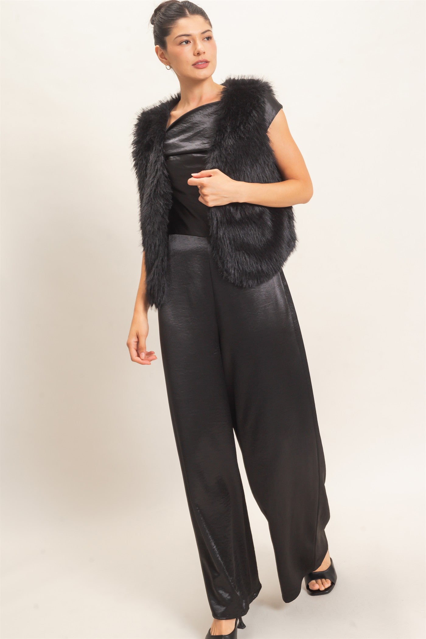 Wholesale Open-Front Faux Fur Vest Vests HF26F164 BLACK HYFVE