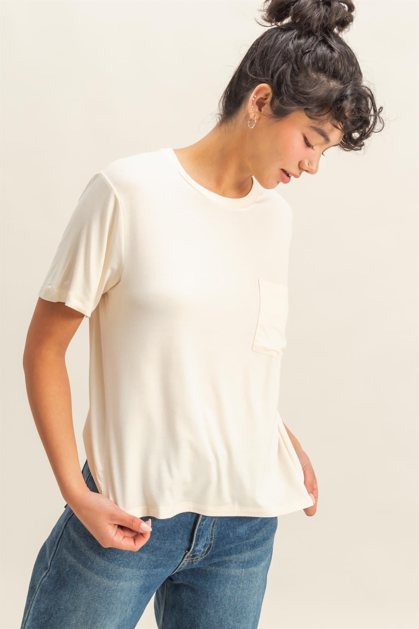 Wholesale Classic Crew Neck Short Sleeve Pocket Top T-Shirts DZ25C922 CREAM DOUBLE ZERO