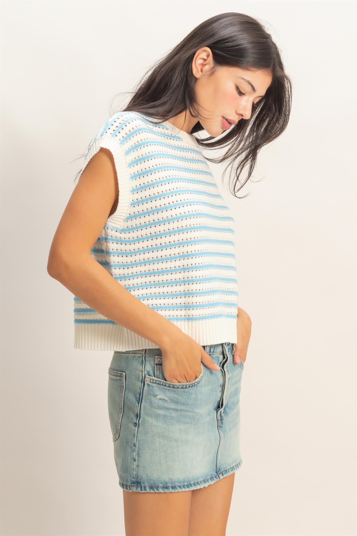 Wholesale Striped Sleeveless Crew Neck Top Sweaters DZ26A222 BLUE DOUBLE ZERO