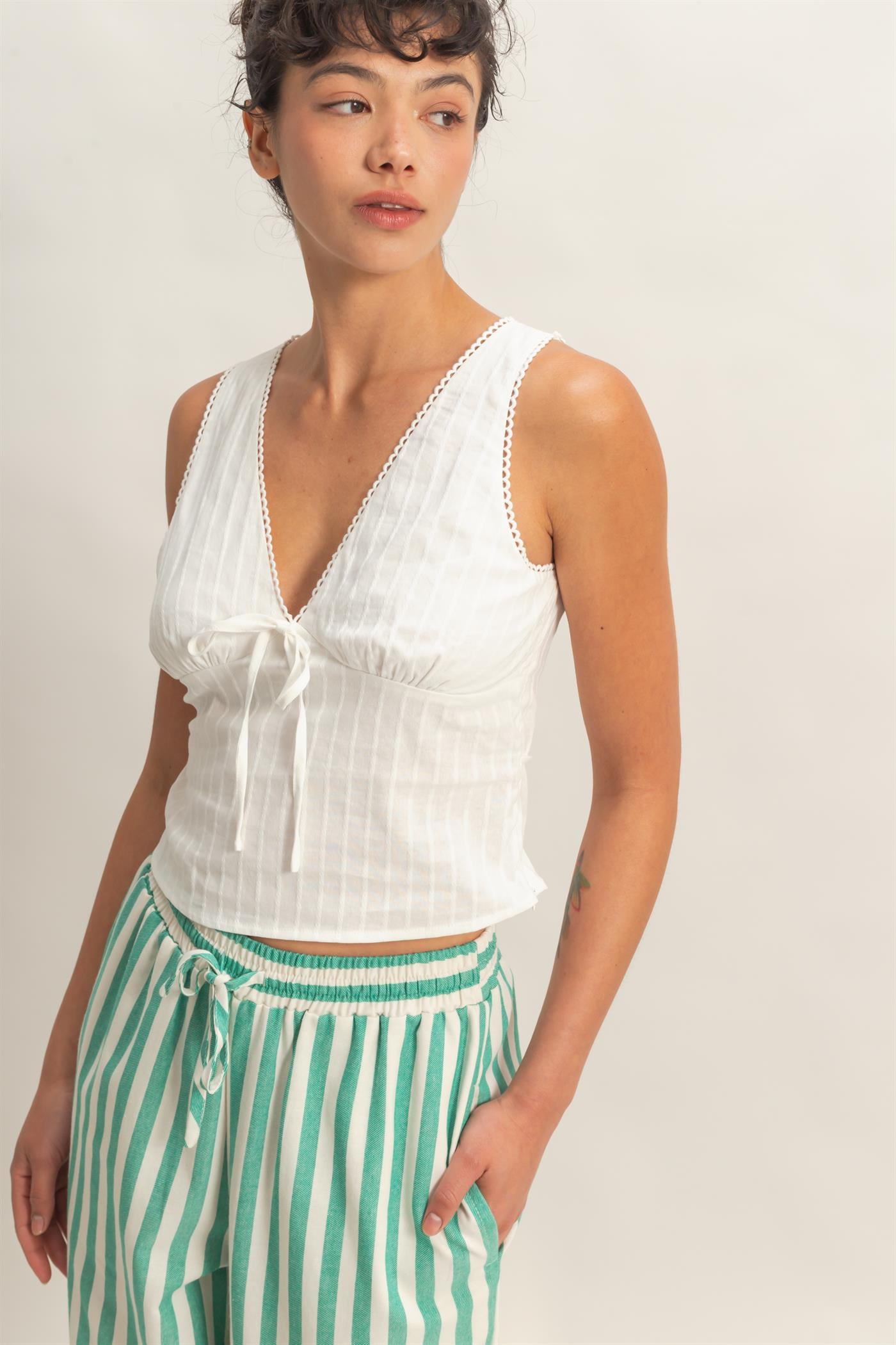 Wholesale Sleeveless Scallop Trim V-Neck Tie-Back Top Clothing Tops DZ26C185 WHITE DOUBLE ZERO