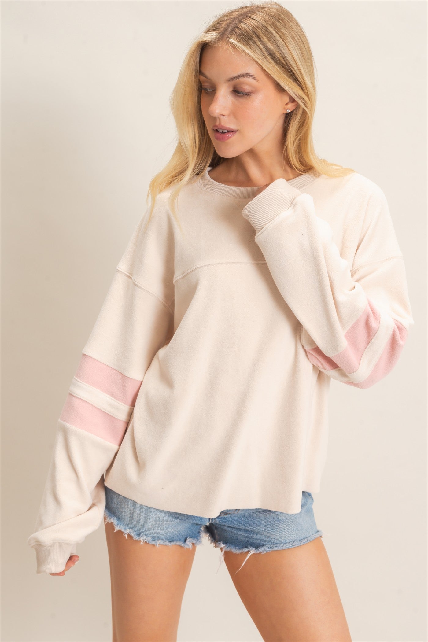 Wholesale Crew Neck Long Sleeve Sweatshirt Sweatshirts HF26E425 CREAM HYFVE