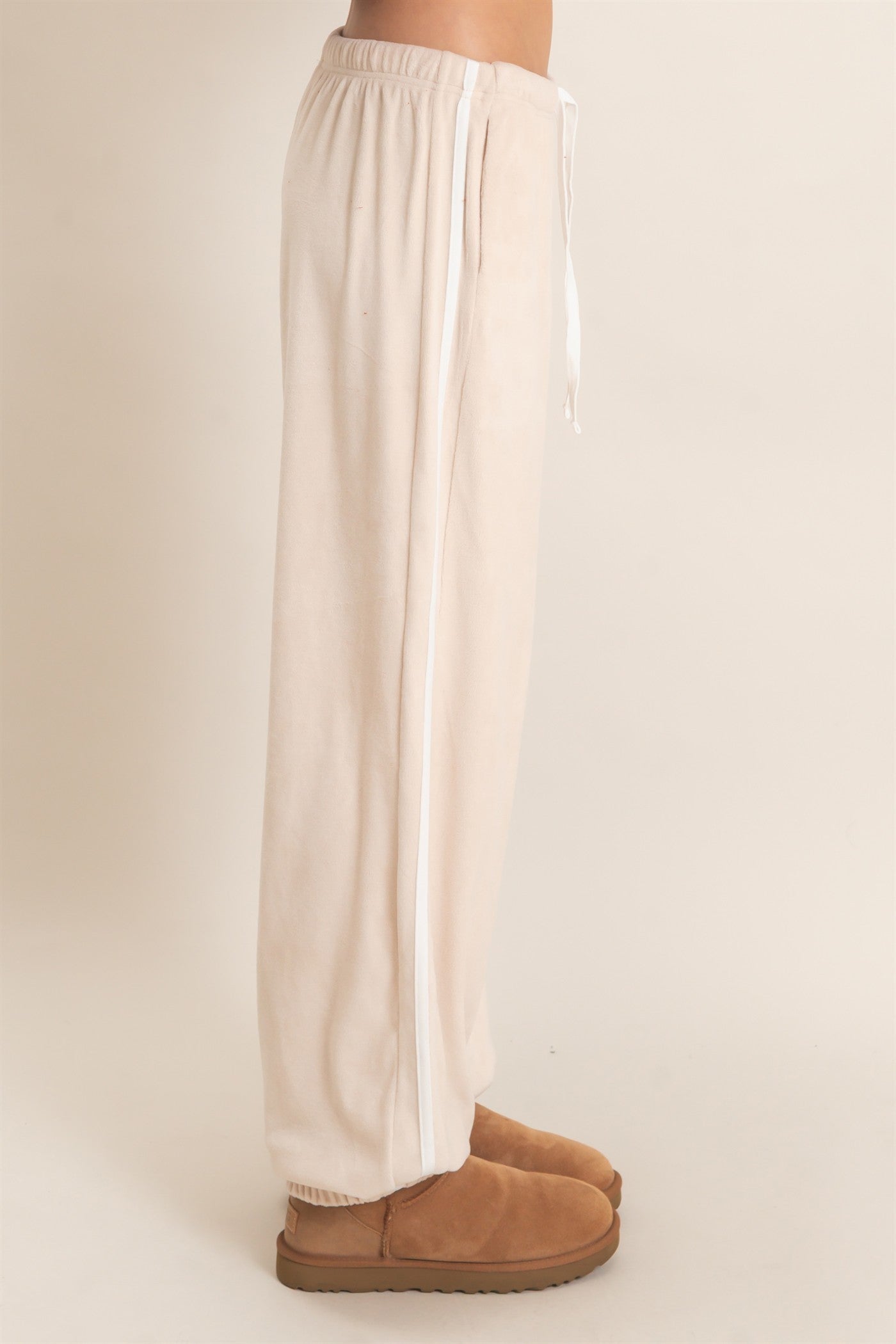 Wholesale Drawstring Waist Jogger Pants Joggers HF26E424-D CREAM HYFVE