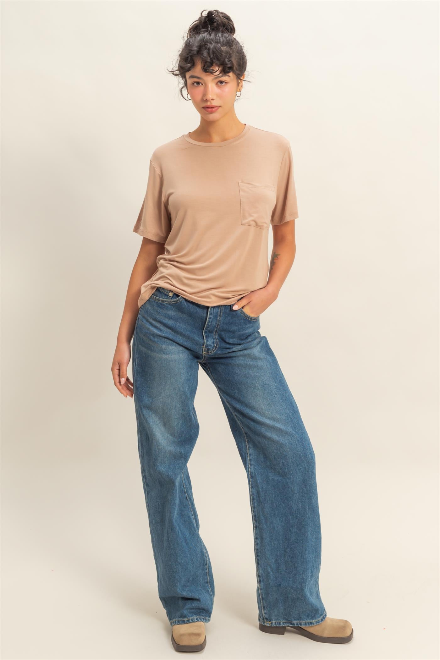 Wholesale Classic Crew Neck Short Sleeve Pocket Top T-Shirts DZ25C922 DARK TAUPE DOUBLE ZERO