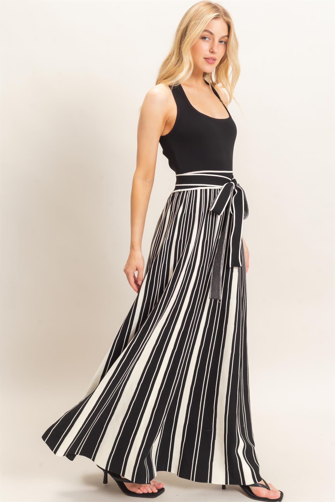 Wholesale Sleeveless Scoop Neck Dress Dresses HF26C571 BLACK HYFVE
