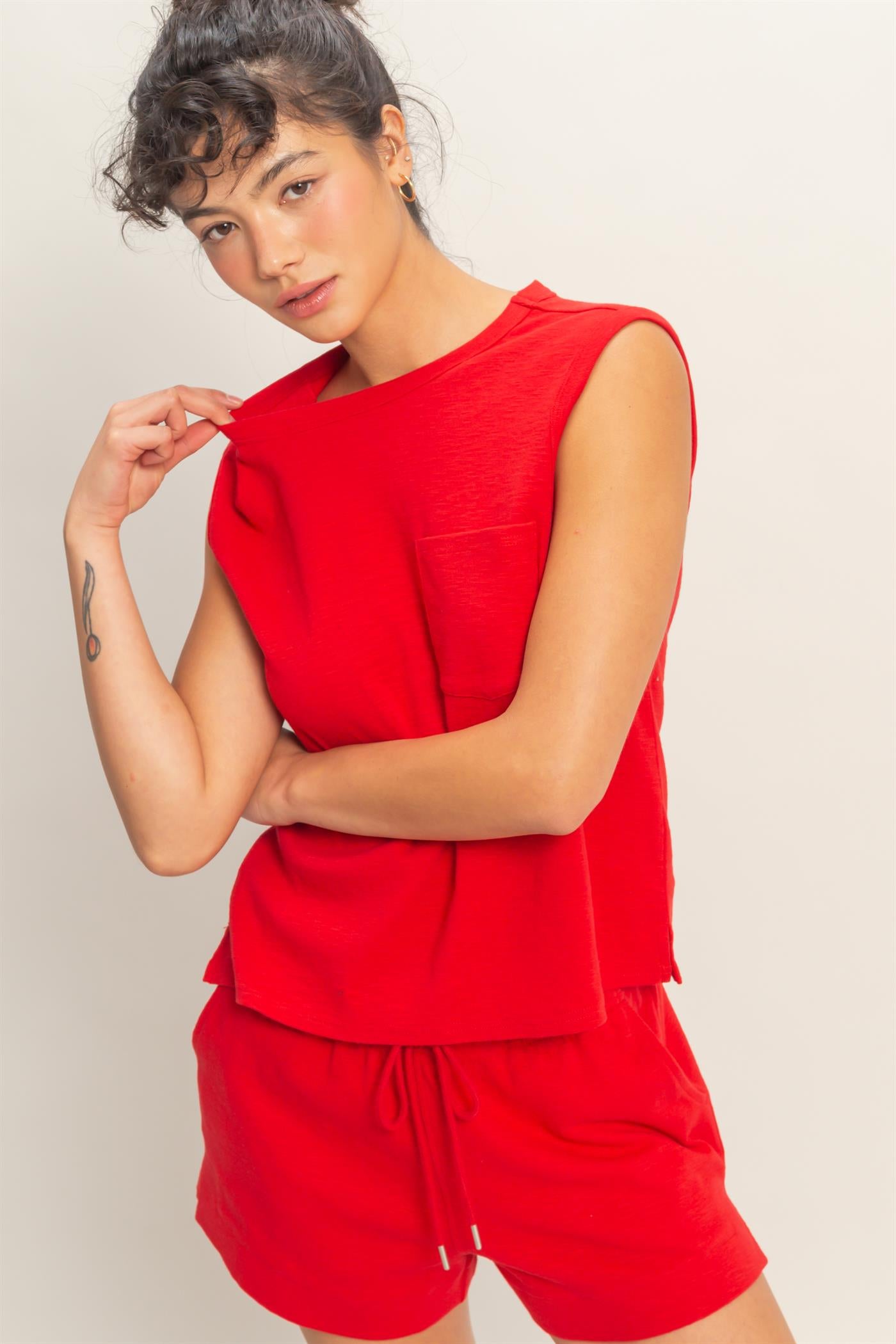 Wholesale Sleeveless Cotton Top With Pocket Clothing Tops DZ26A234 RED DOUBLE ZERO